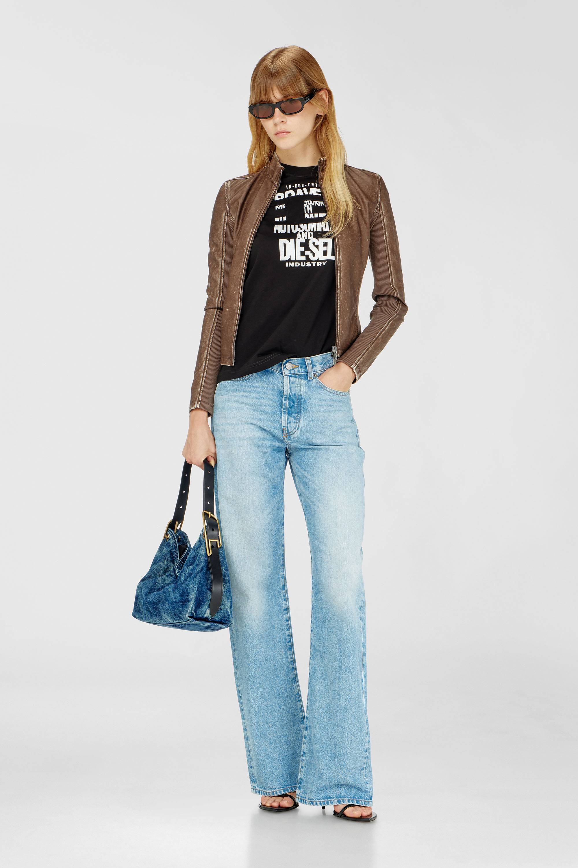 Diesel - T-REG-ZAL-V2, T-shirt in cotone con stampa grafica Donna in Nero - 2