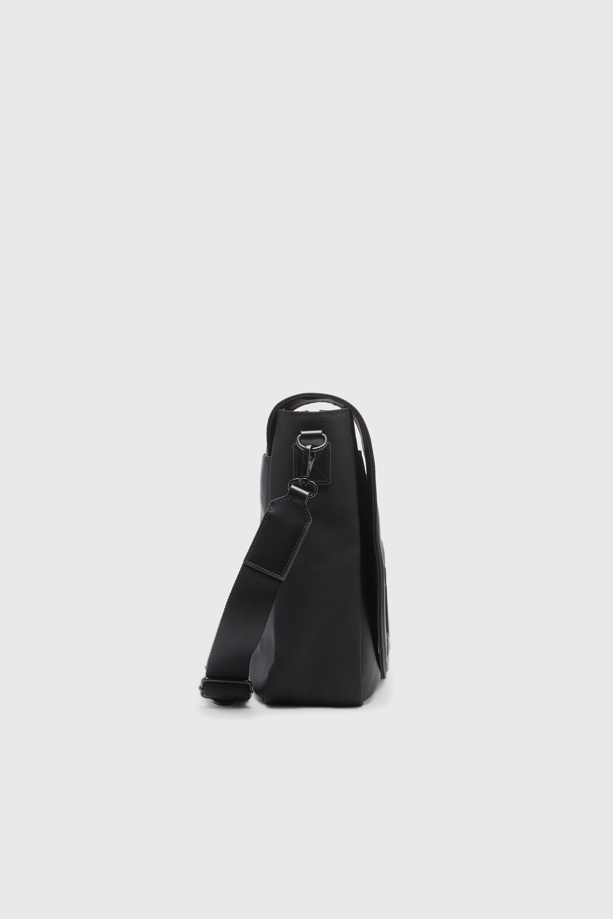 Diesel - 1DR MESSENGER, 1DR Messenger-Messenger in tessuto nylon CORDURA&reg; Uomo in Nero - 5