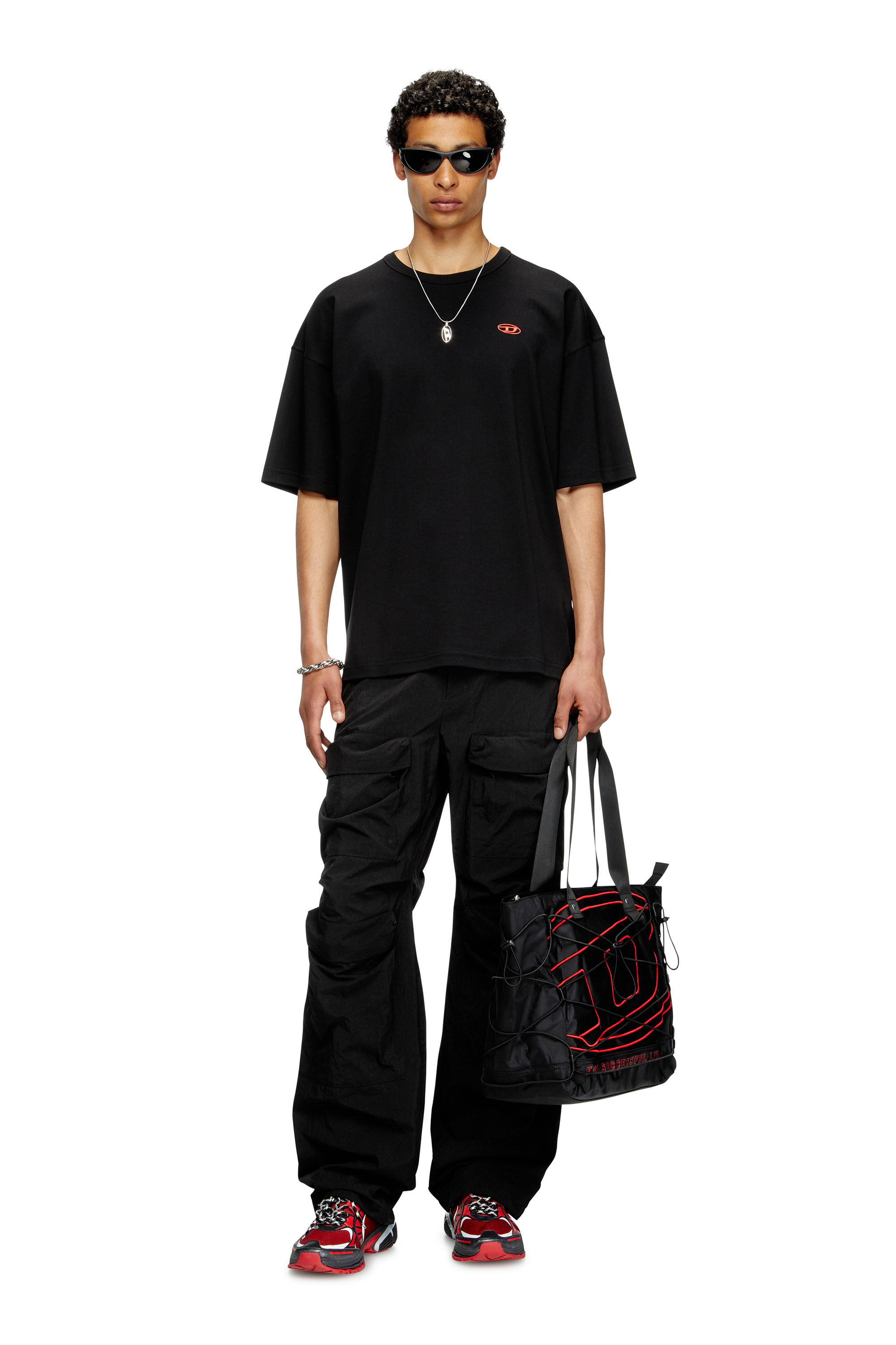 Diesel - T-BOXT-T6, T-shirt con logo Oval D rosso Uomo in Nero - 2