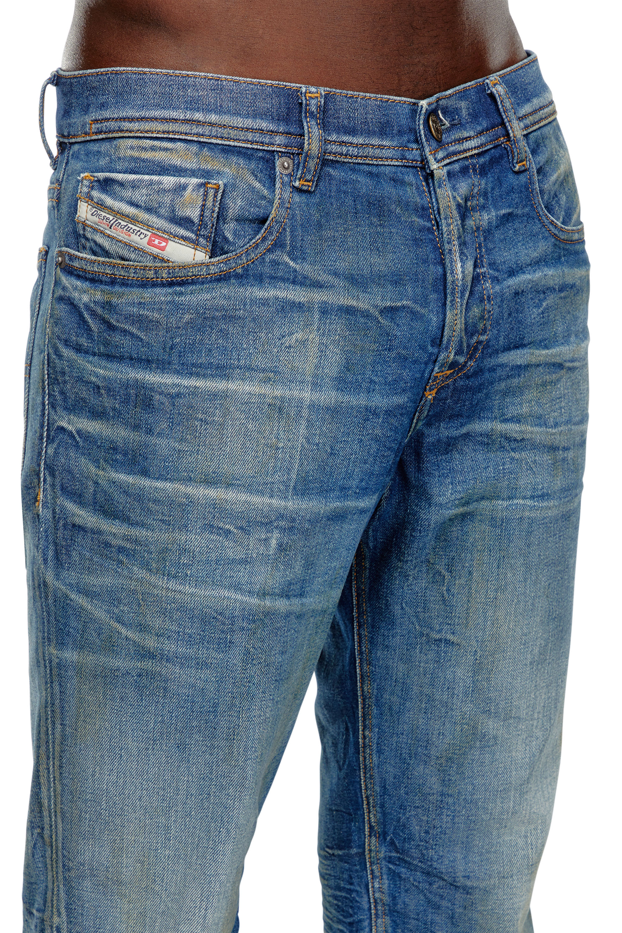 Diesel - Tapered Jeans 2023 D-Finitive 09J66, Blu medio - Image 4