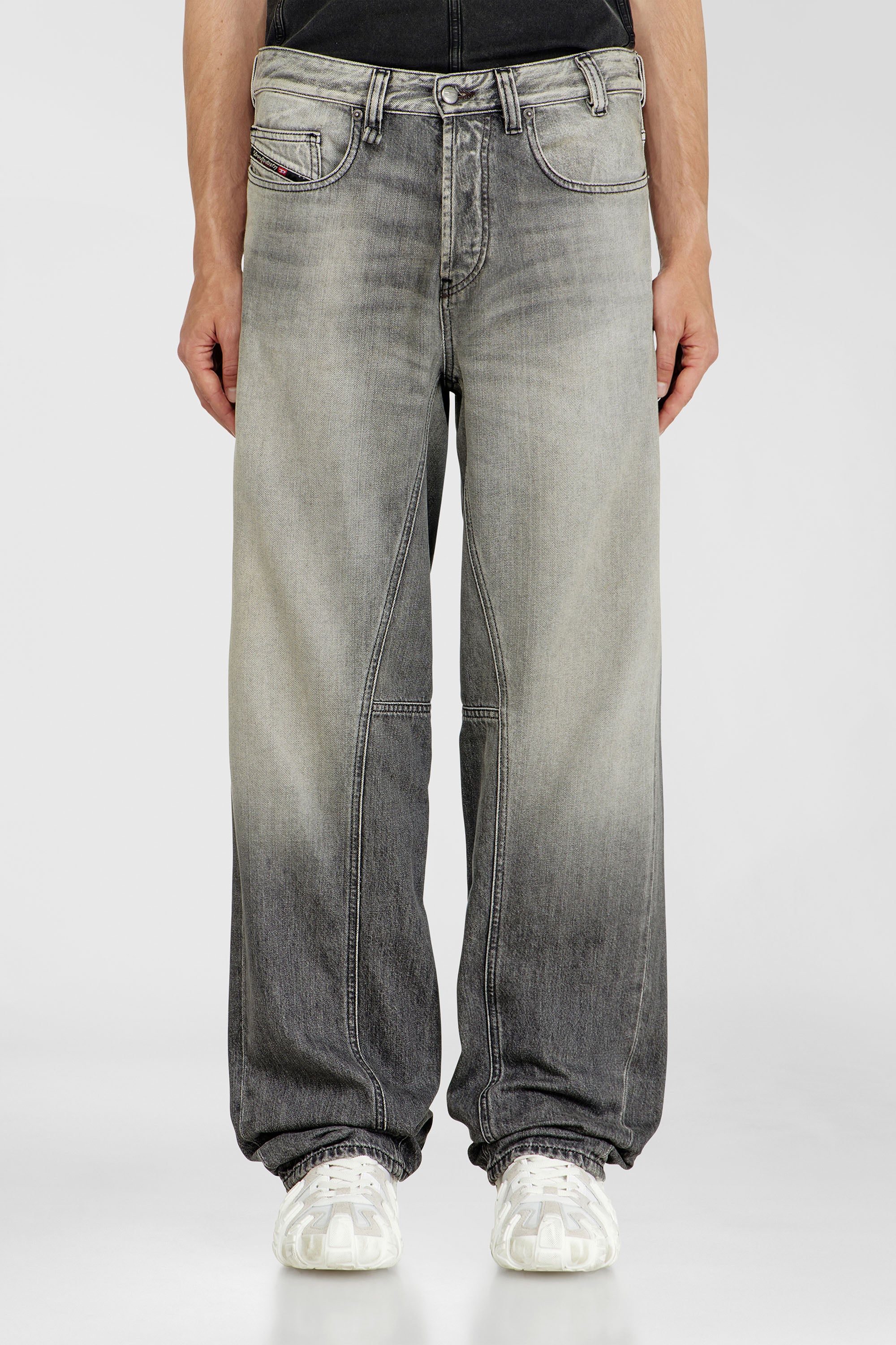 Diesel - Relaxed Jeans 2001 D-Macro 09P56 Uomo, Grigio - Image 1