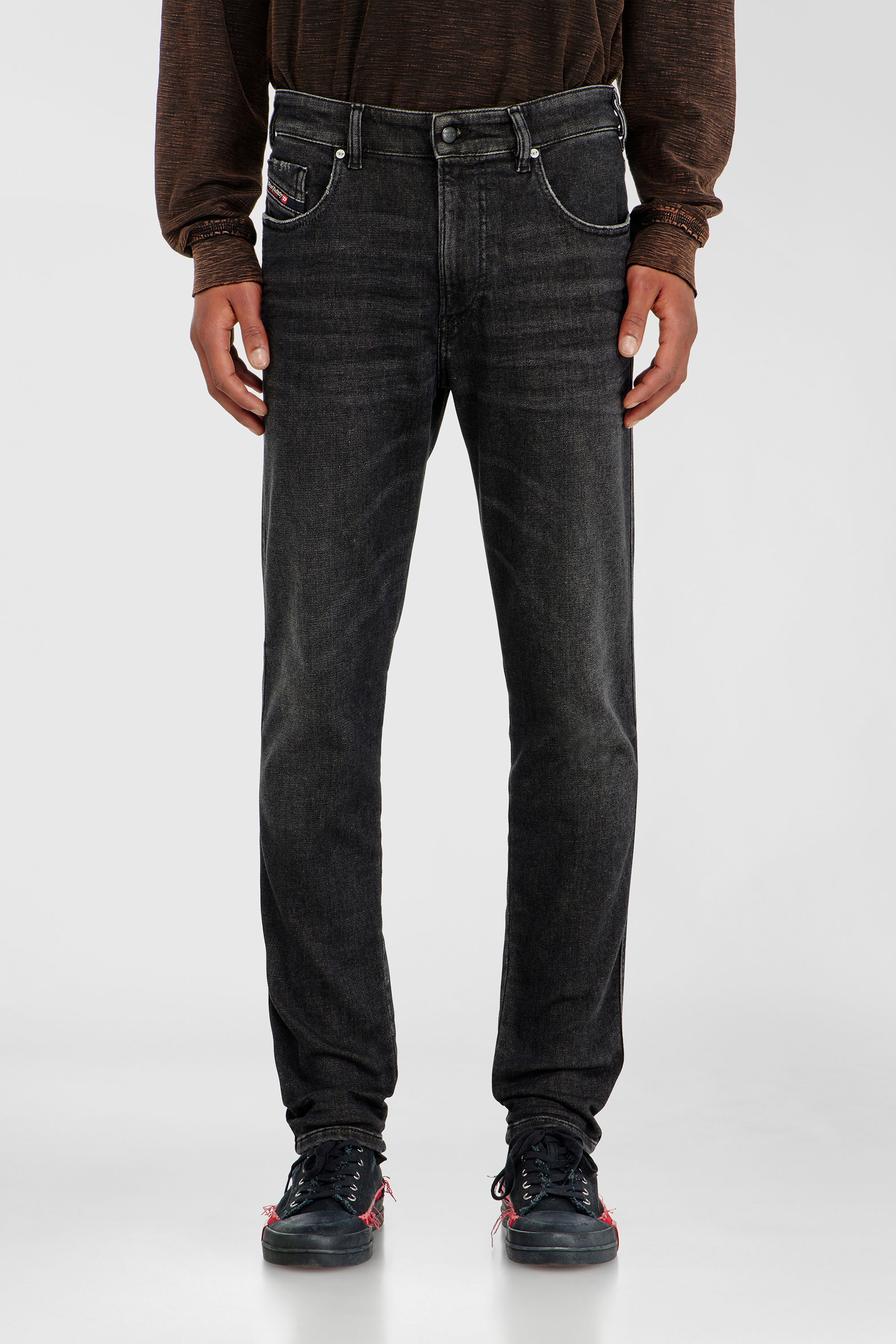 Diesel - Slim 2062 D-Strukt Joggjeans&reg; 09P92 Uomo, Nero/Grigio scuro - Image 1