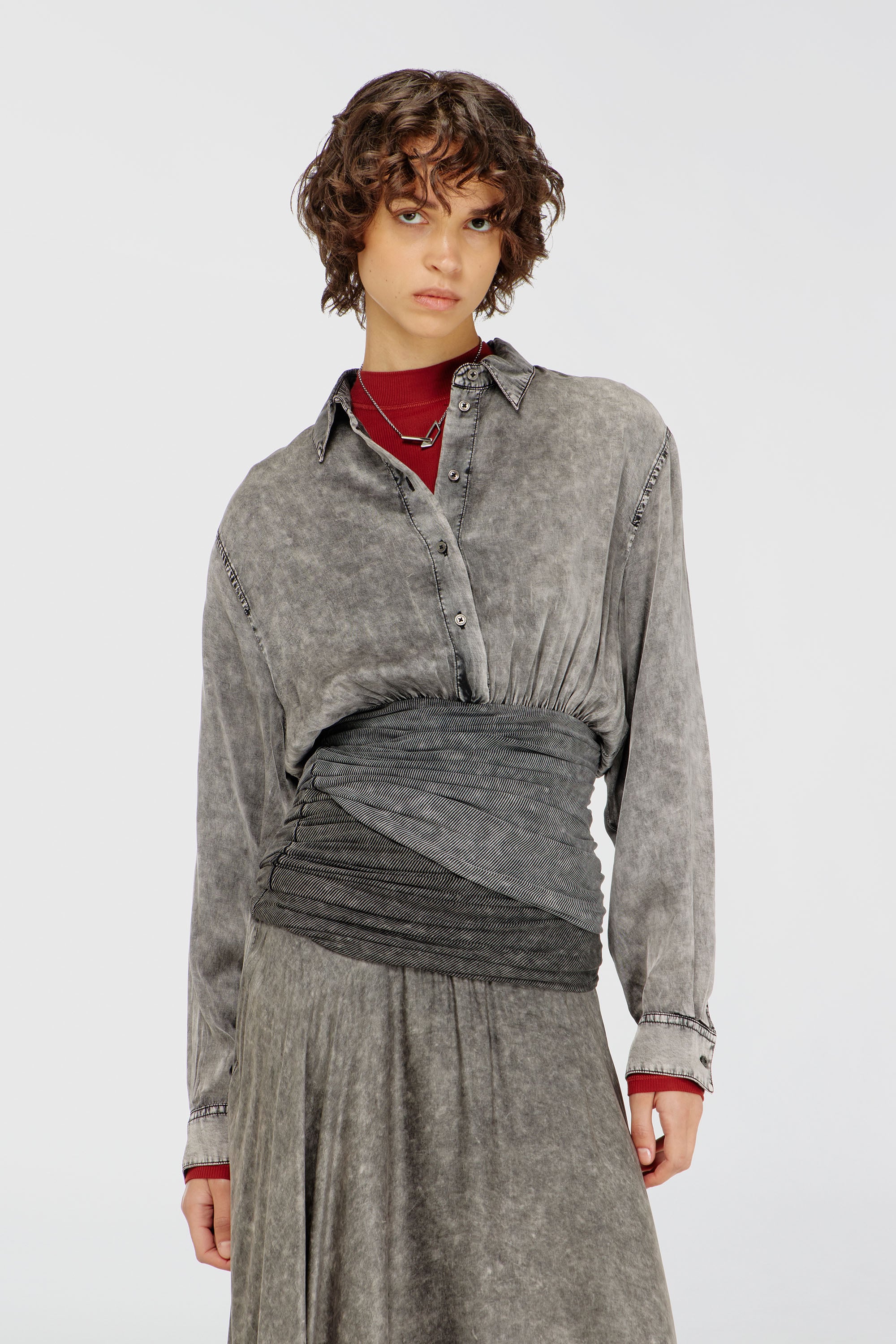 Diesel - C-ASSIA-B1, Camicia in raso con dettaglio twist in vita Donna in Grigio - 1