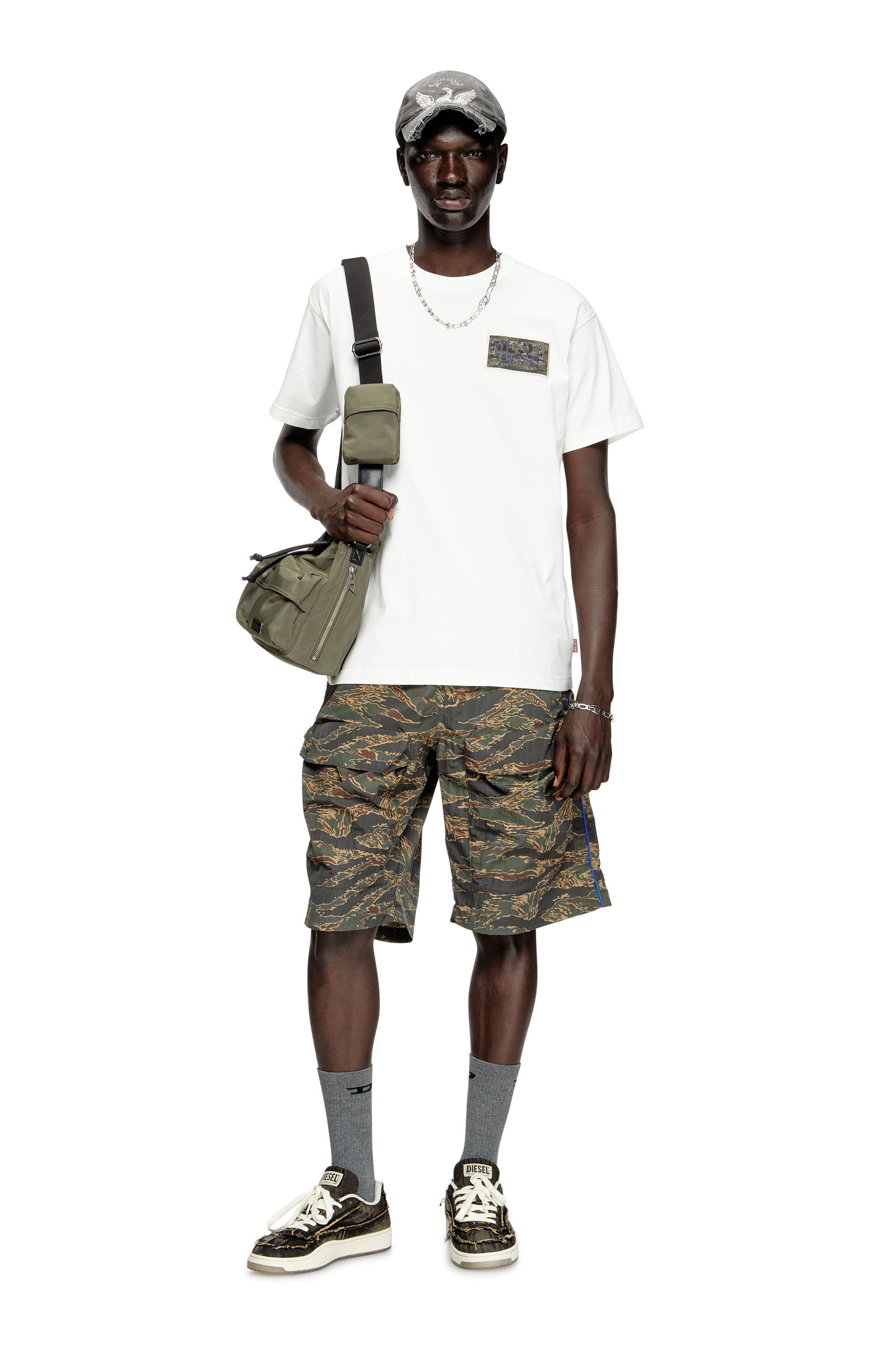 Diesel - T-NORM-T3, T-shirt camouflage con patch logo Uomo in Bianco - 1