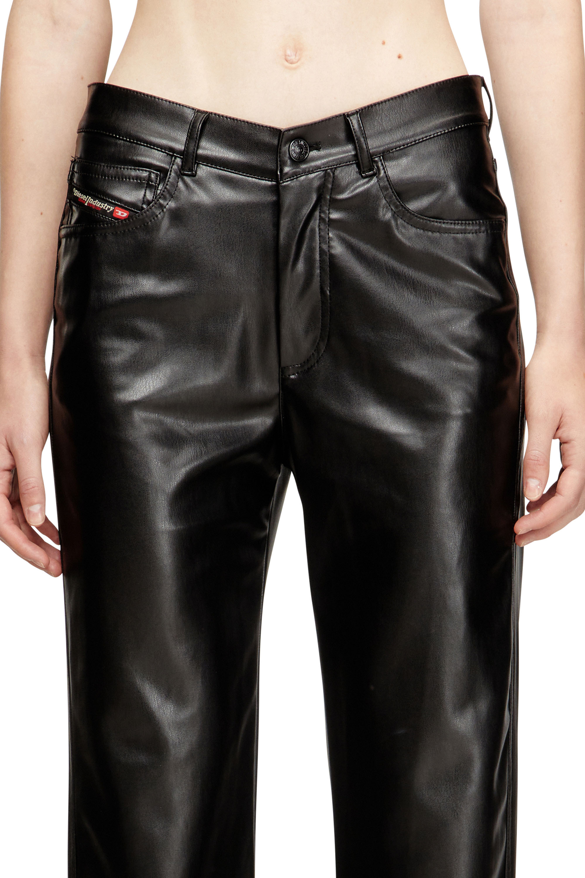 Diesel - P-LAIN, Pantalone 5 tasche in tessuto coated Donna in Nero - 4