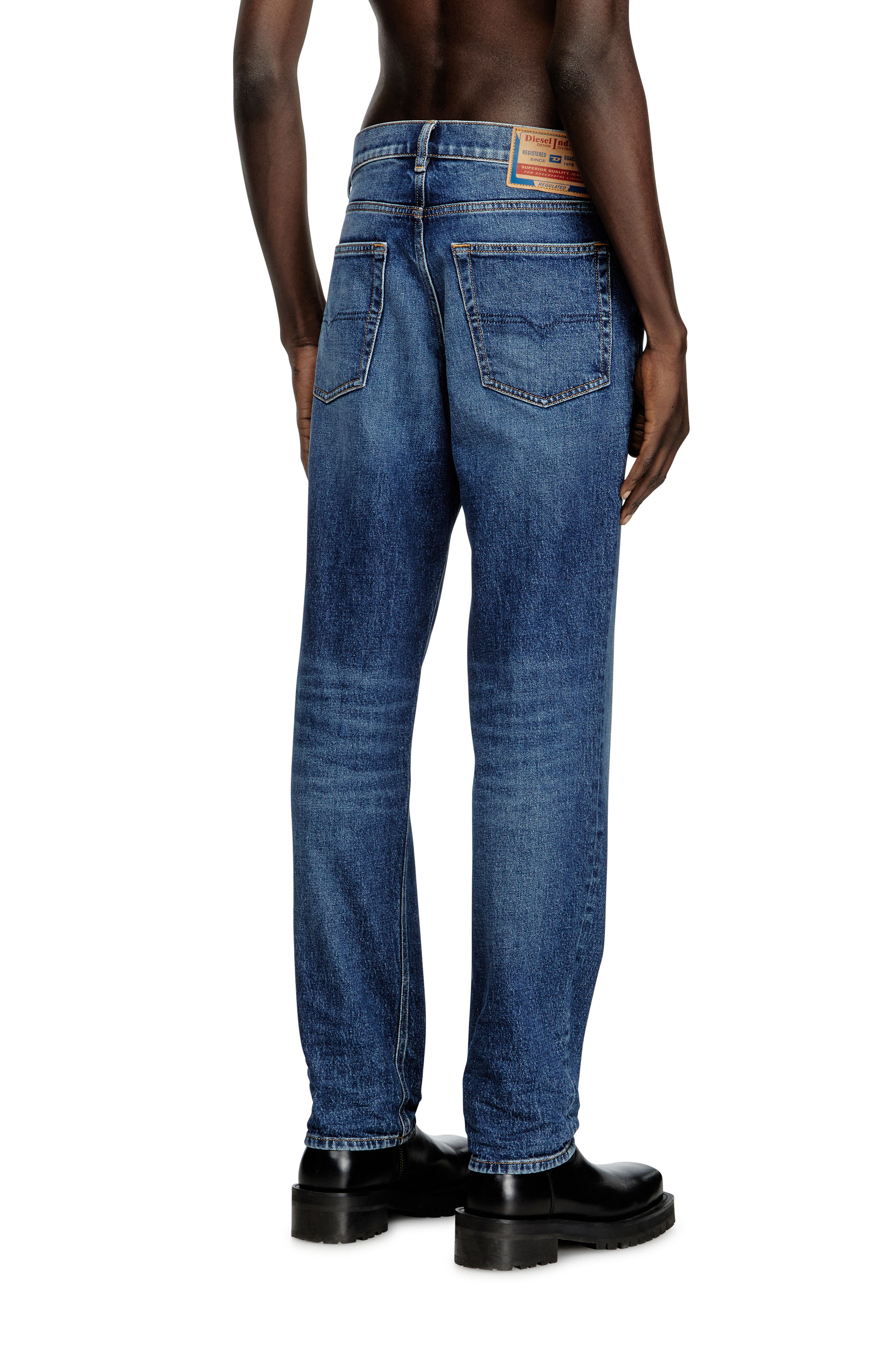 Diesel - Regular Jeans 2023 D-Finitive 09L21 Uomo, Blu Scuro - Image 4