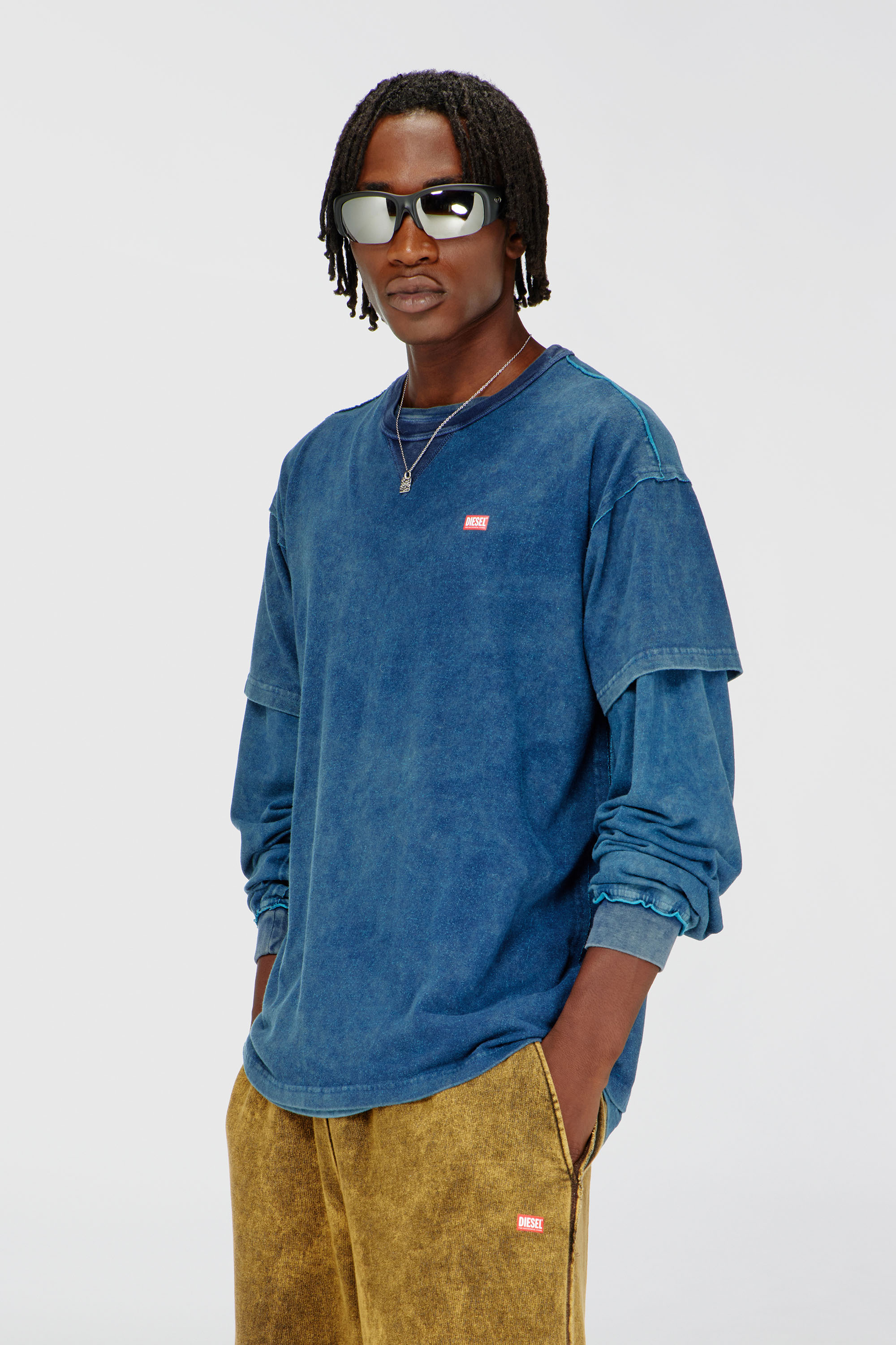Diesel - T-NORM-RAW, T-shirt acid wash con dettagli sfrangiati Uomo in Blu - 1