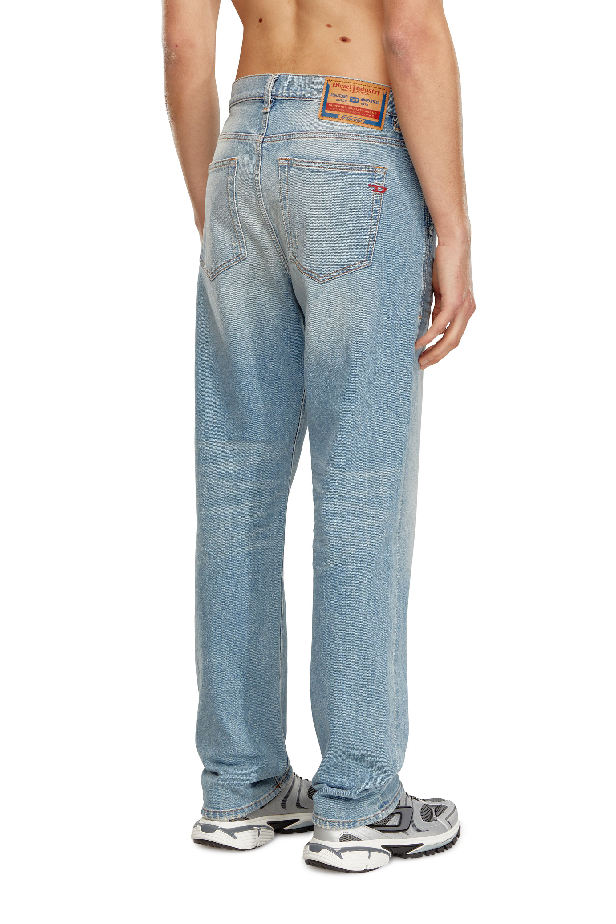 Diesel - Straight Jeans 2020 D-Viker 09H39, Blu Chiaro - Image 2