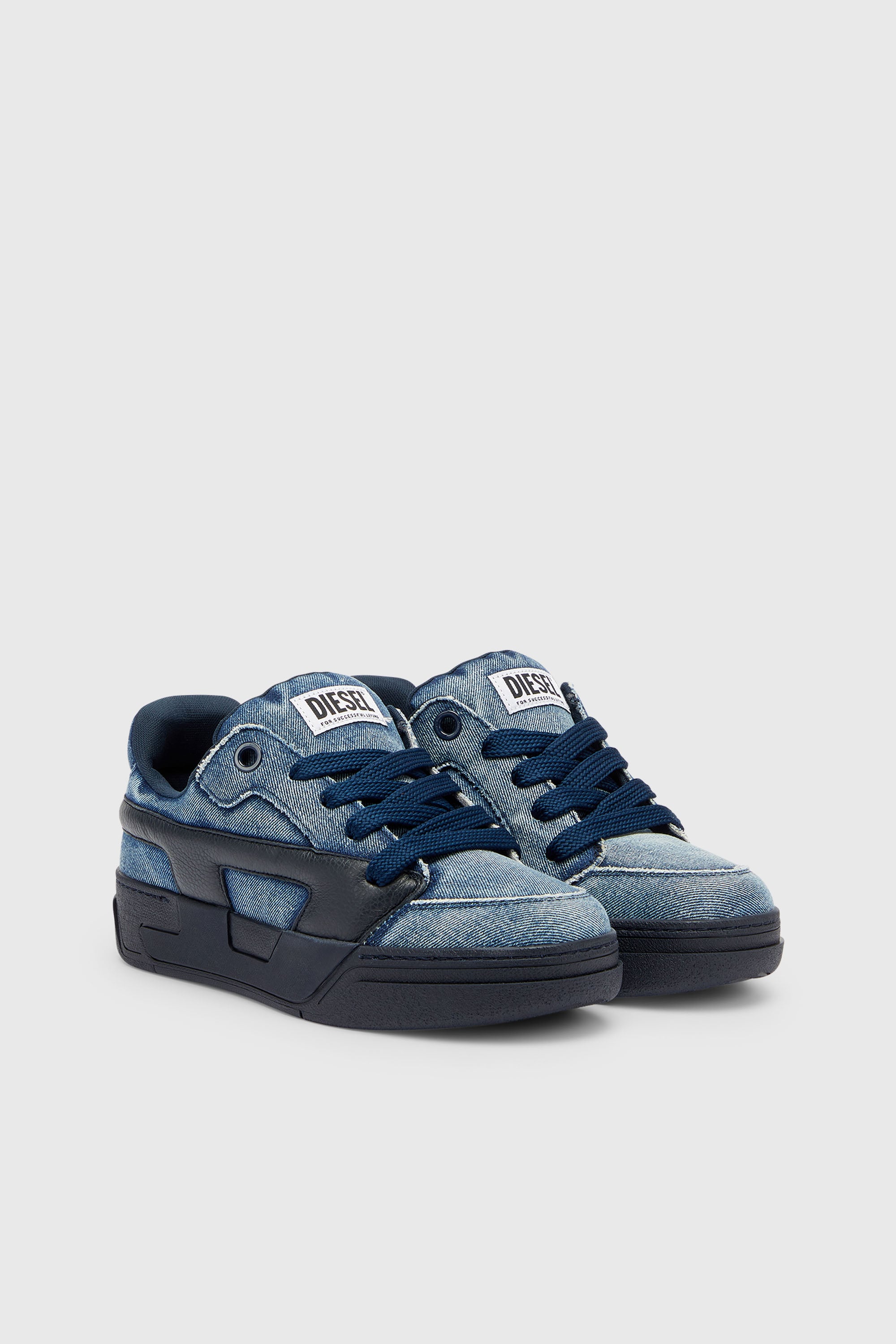 Diesel - S-D-OLLIE LOW, S-D-Ollie - Sneaker in denim slavato effetto sfrangiato Uomo in Blu - 2