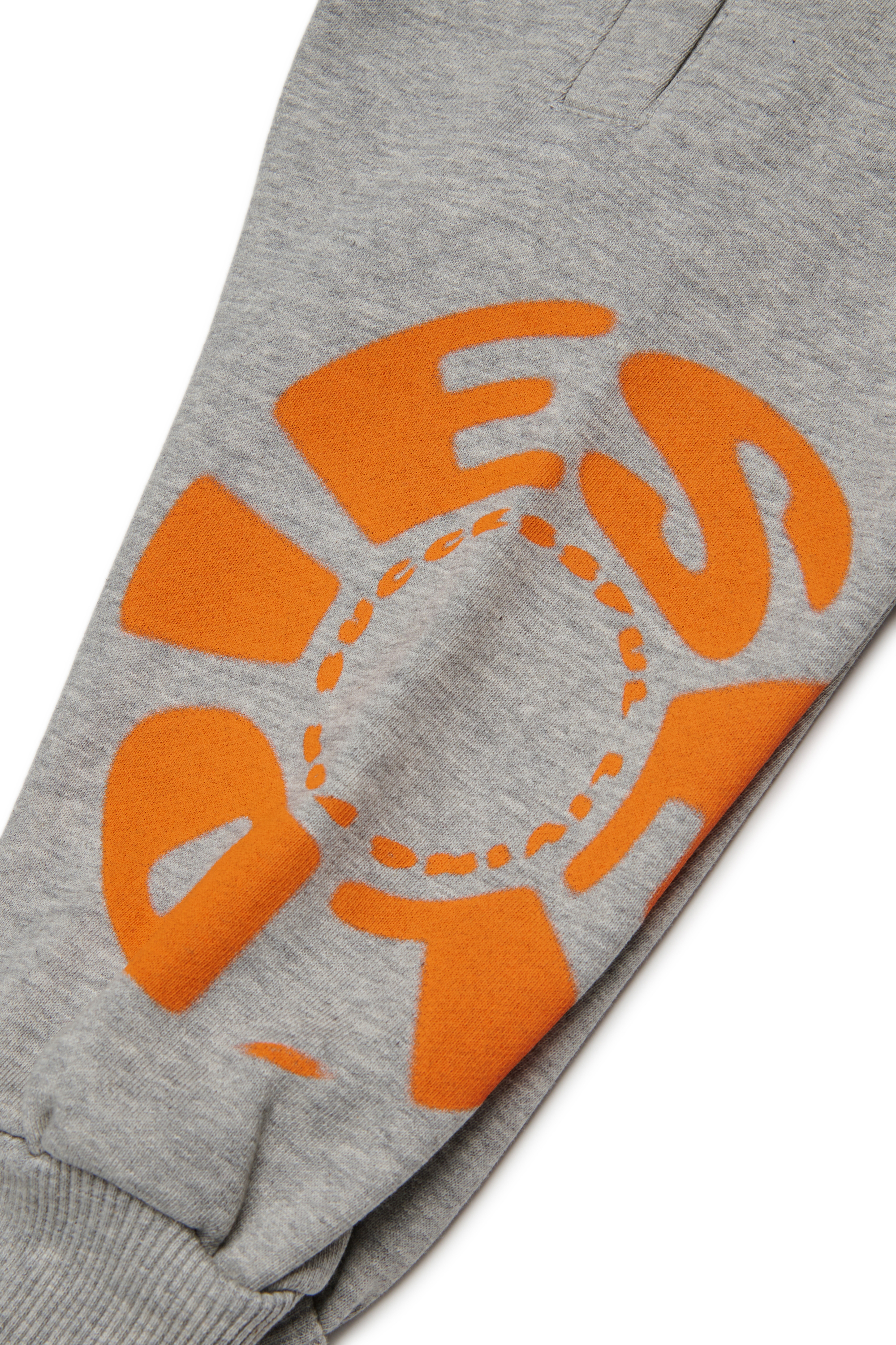 Diesel - PRAVONB, Pantaloni in cotone con logo stampato Uomo in Grigio - 4