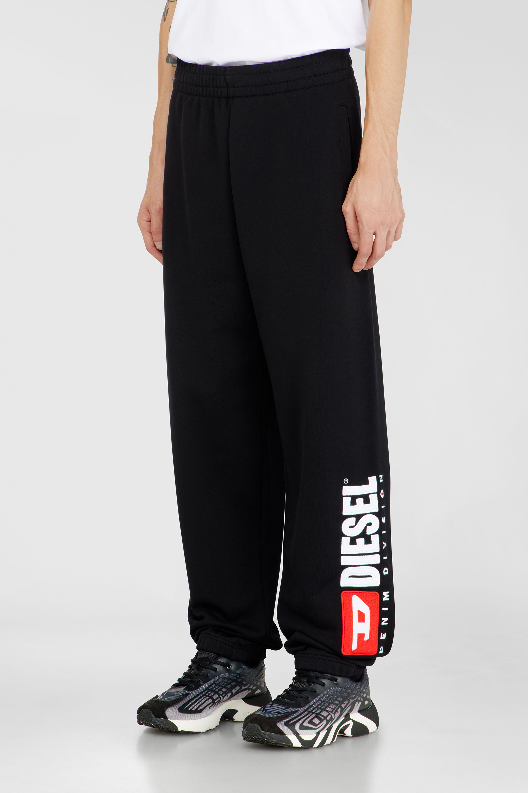 Diesel - P-MARKY-DIV, Pantaloni in cotone con patch Diesel Uomo in Nero - 3