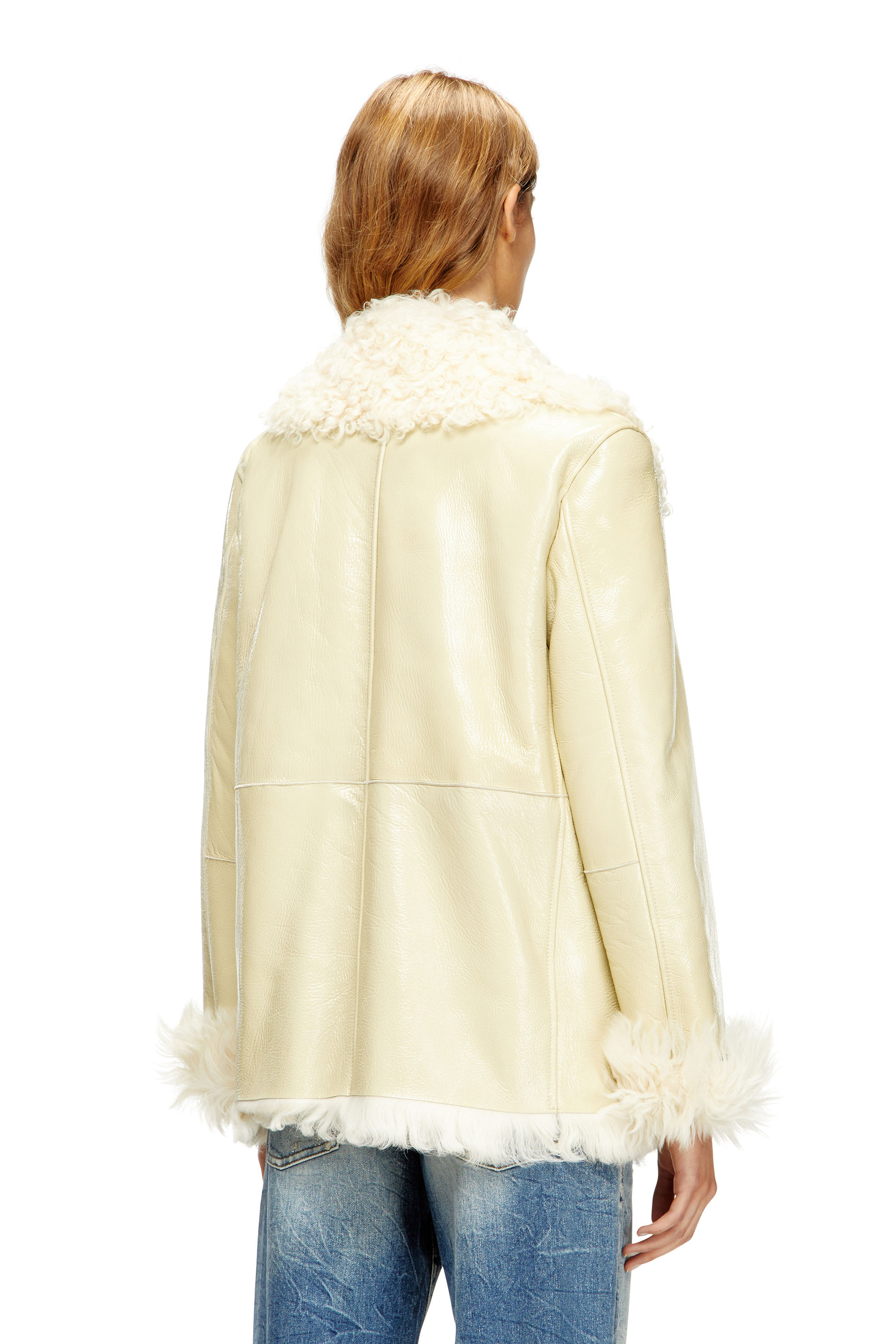 Diesel - L-ACONIC, Giacca in shearling verniciato Donna in Beige - 4