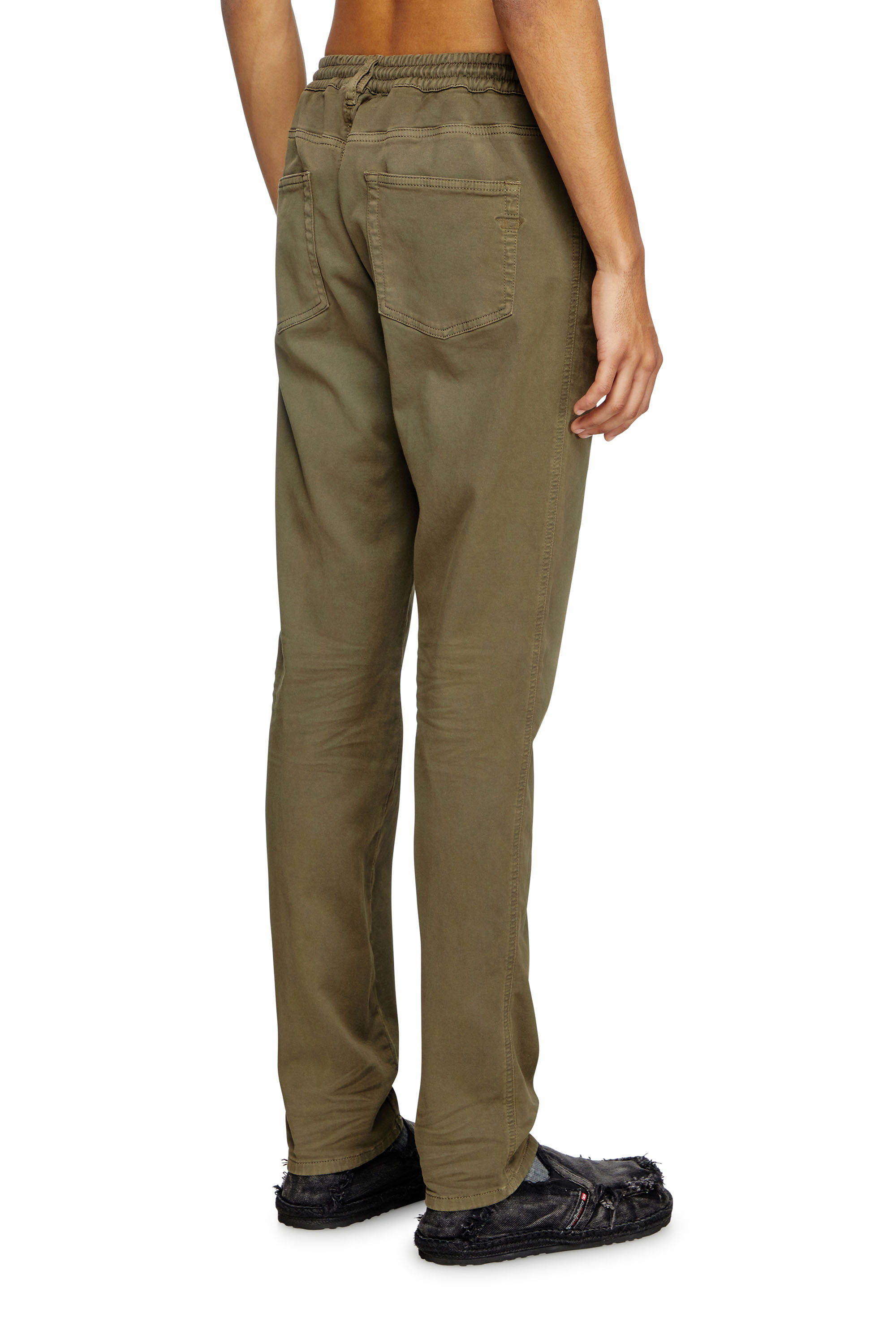 Diesel - Slim 2062 D-Strukt Joggjeans® 0670M Uomo, Verde - Image 4