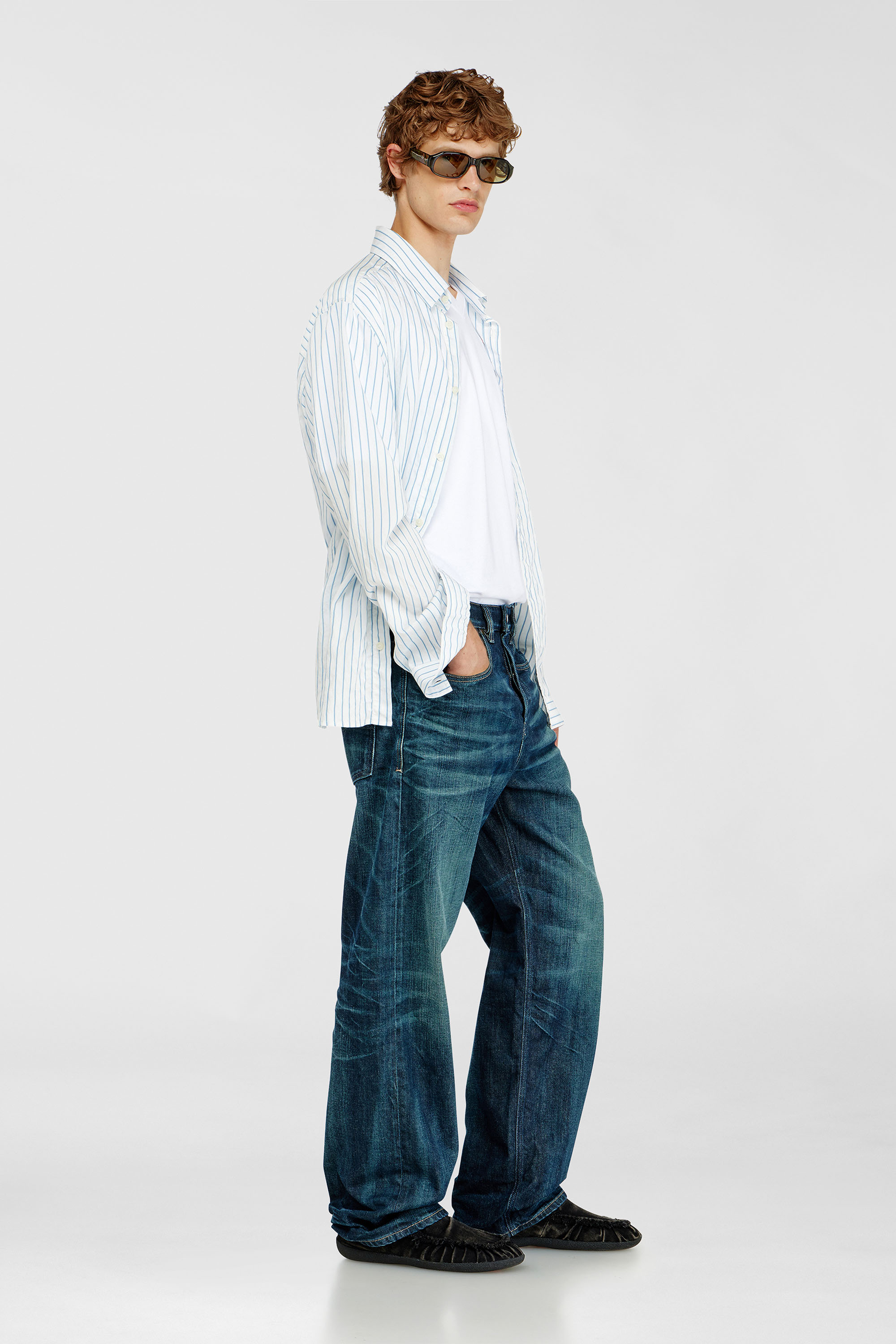 Diesel - Relaxed Jeans 2001 D-Macro 09Q04 Uomo, Blu Scuro - Image 2