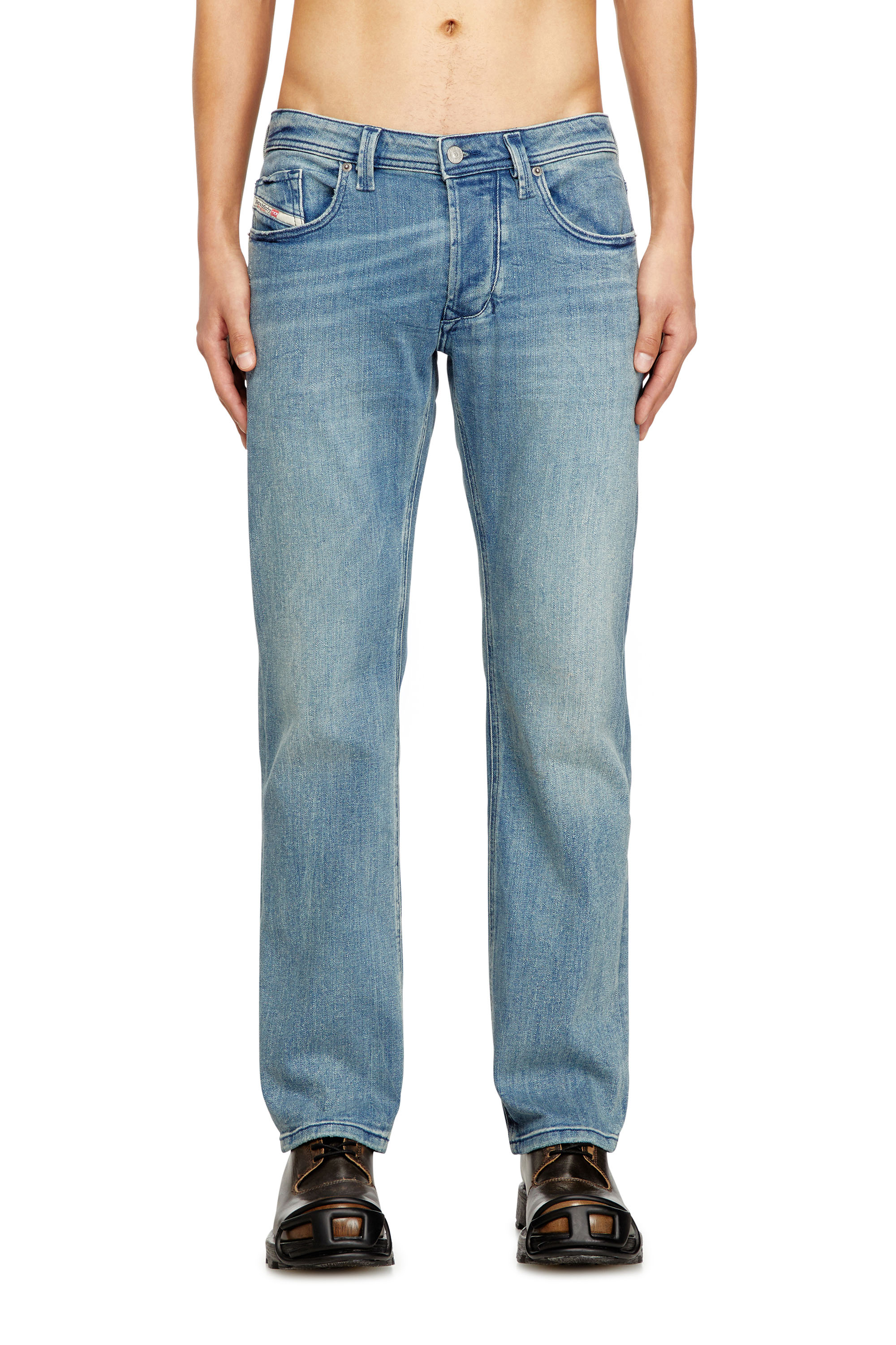 Diesel - Regular Jeans 1985 Larkee 0BMBW Uomo, Blu medio - Image 1