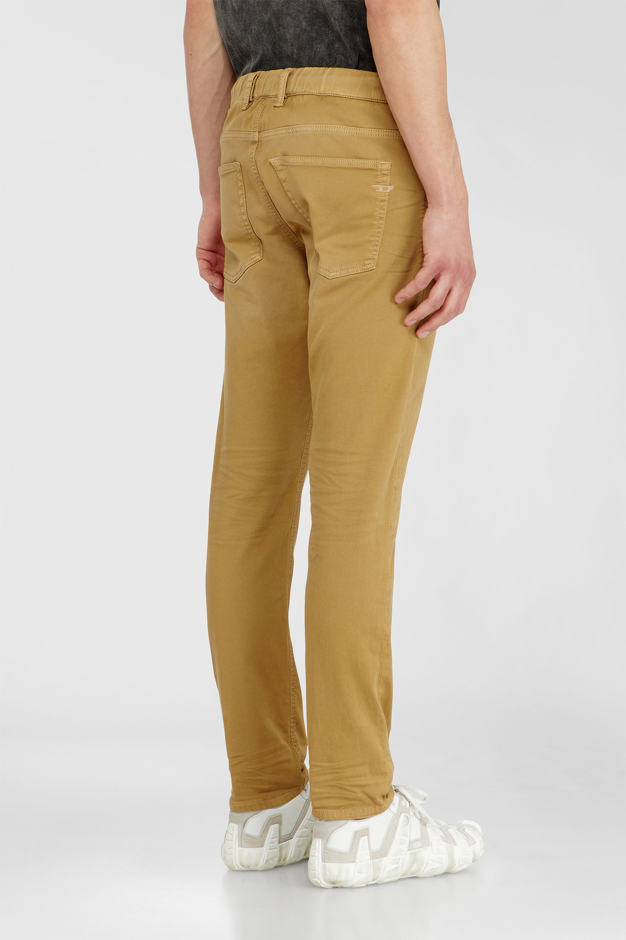 Diesel - Regular 2032 D-Krooley-BW Joggjeans&reg; 0670M Uomo, Corteccia - Image 5