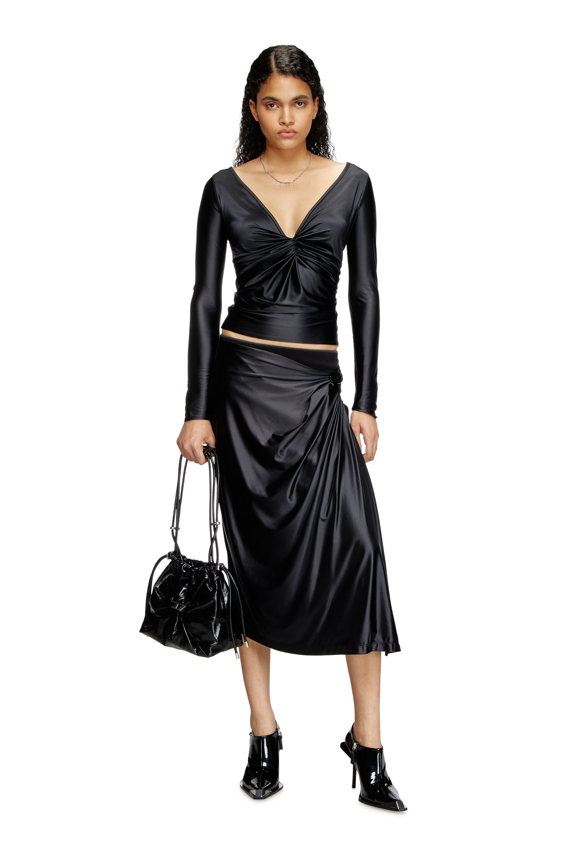 Diesel - SCRUNCH-D BUCKET, Scrunch-D-Borsa bucket in pelle lucida stropicciata Donna in Nero - 7