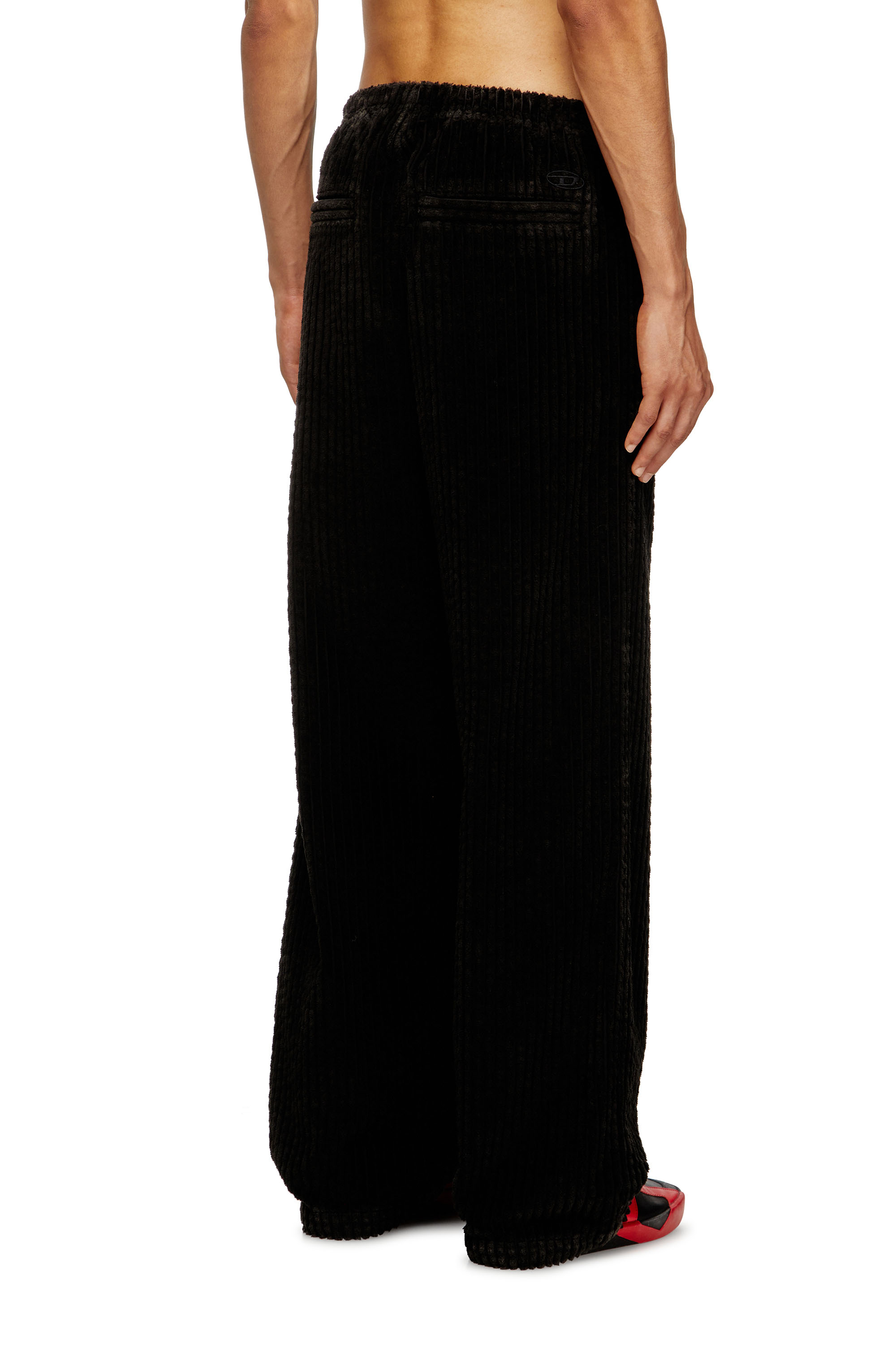 Diesel - P-MARTIAL, Pantaloni in velluto a coste con coulisse Uomo in Marrone - 4