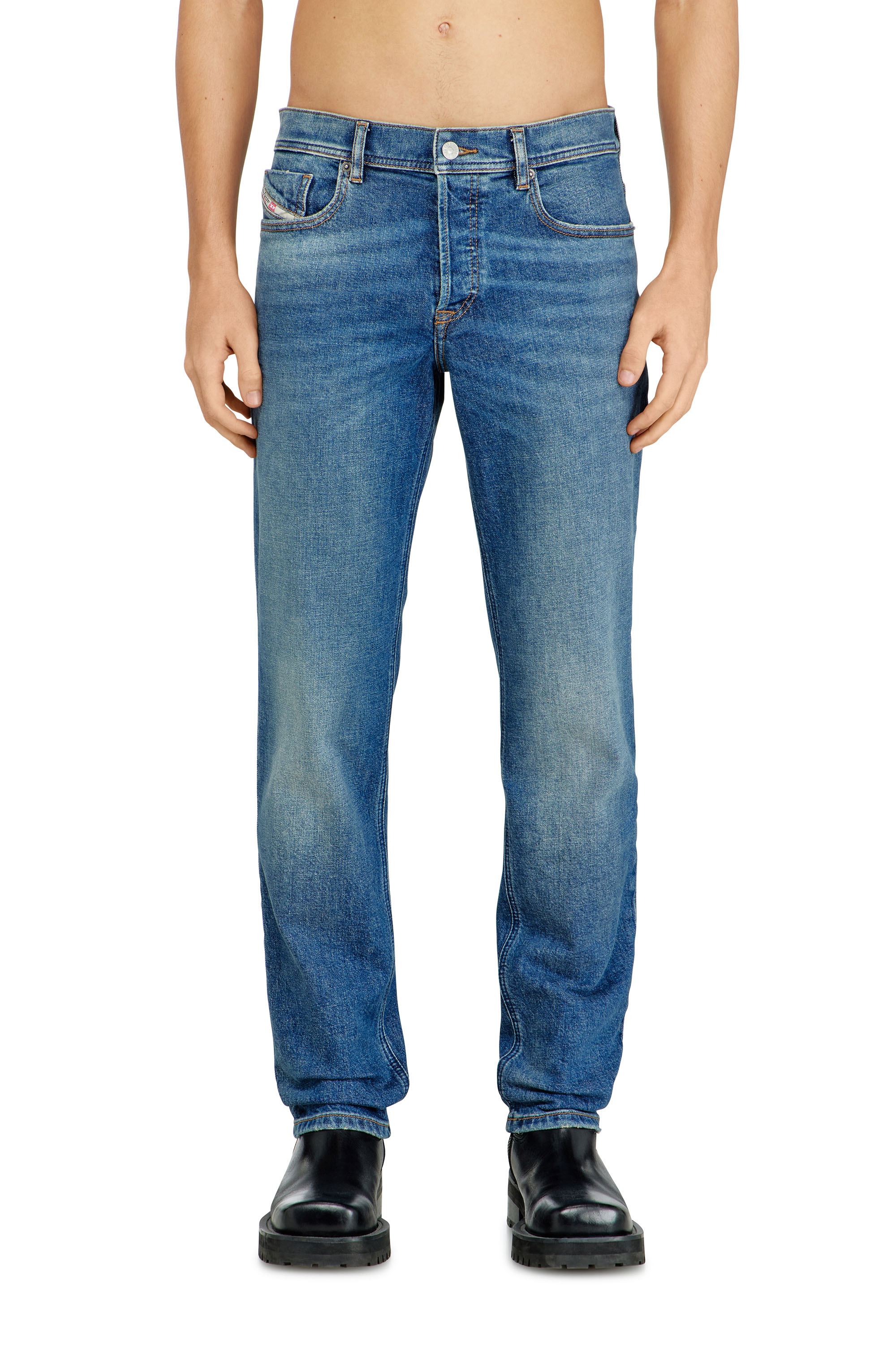 Diesel - Regular Jeans 2023 D-Finitive 0BEBD Uomo, Blu - Image 1