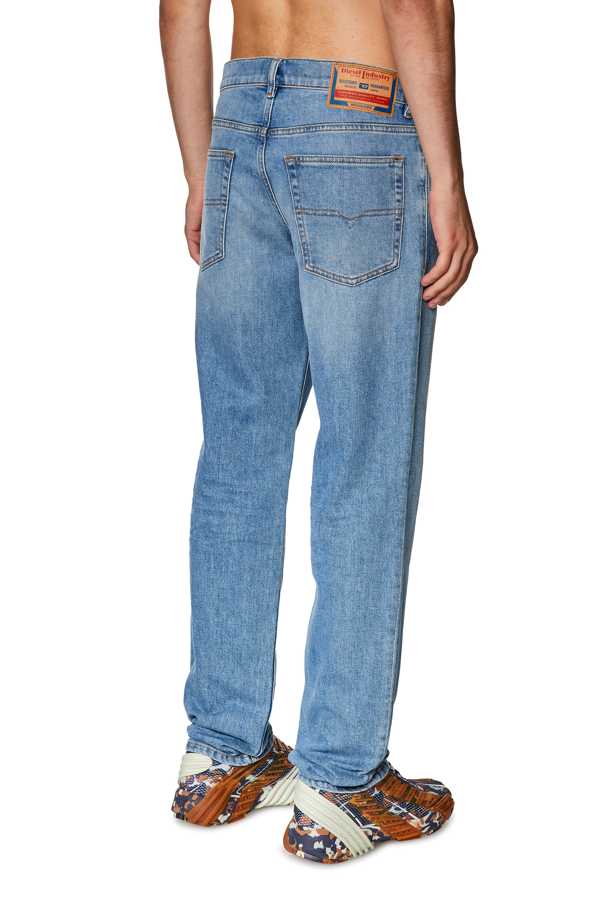 Diesel - Tapered Jeans 2023 D-Finitive 09F81, Blu medio - Image 3