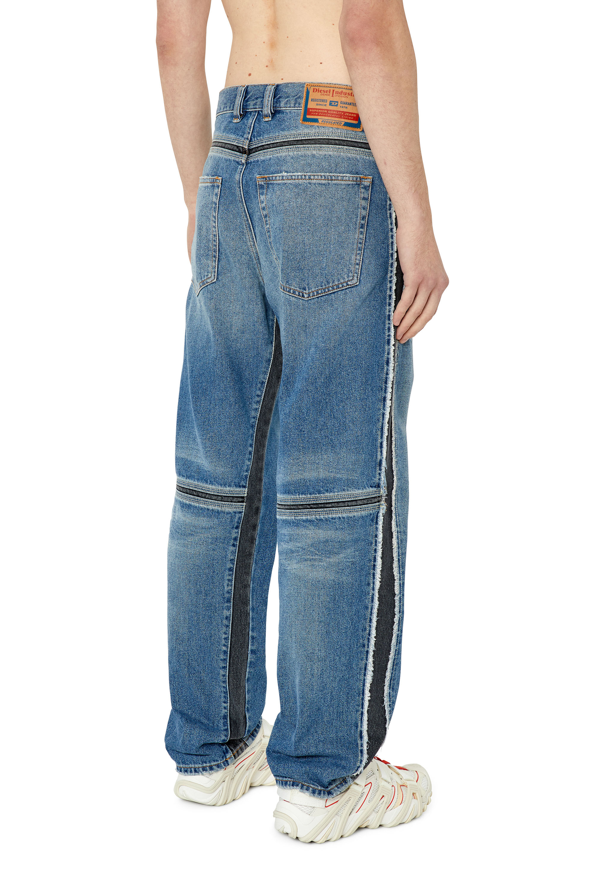 Diesel - D-Mand 09F20 Straight Jeans, Blu medio - Image 2