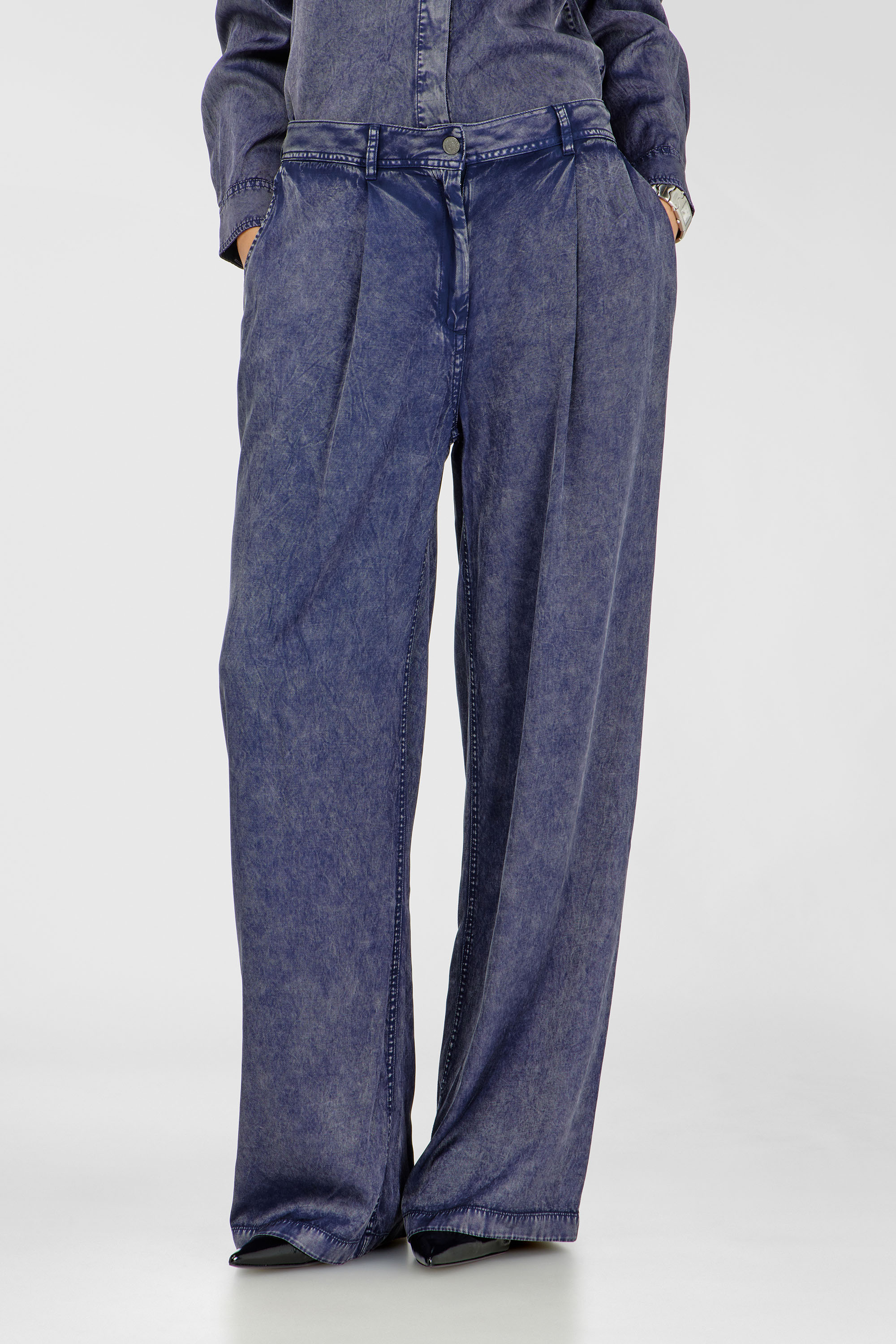 Diesel - P-AUSTINE, Pantaloni wide-leg in viscosa effetto denim Donna in Blu - 3