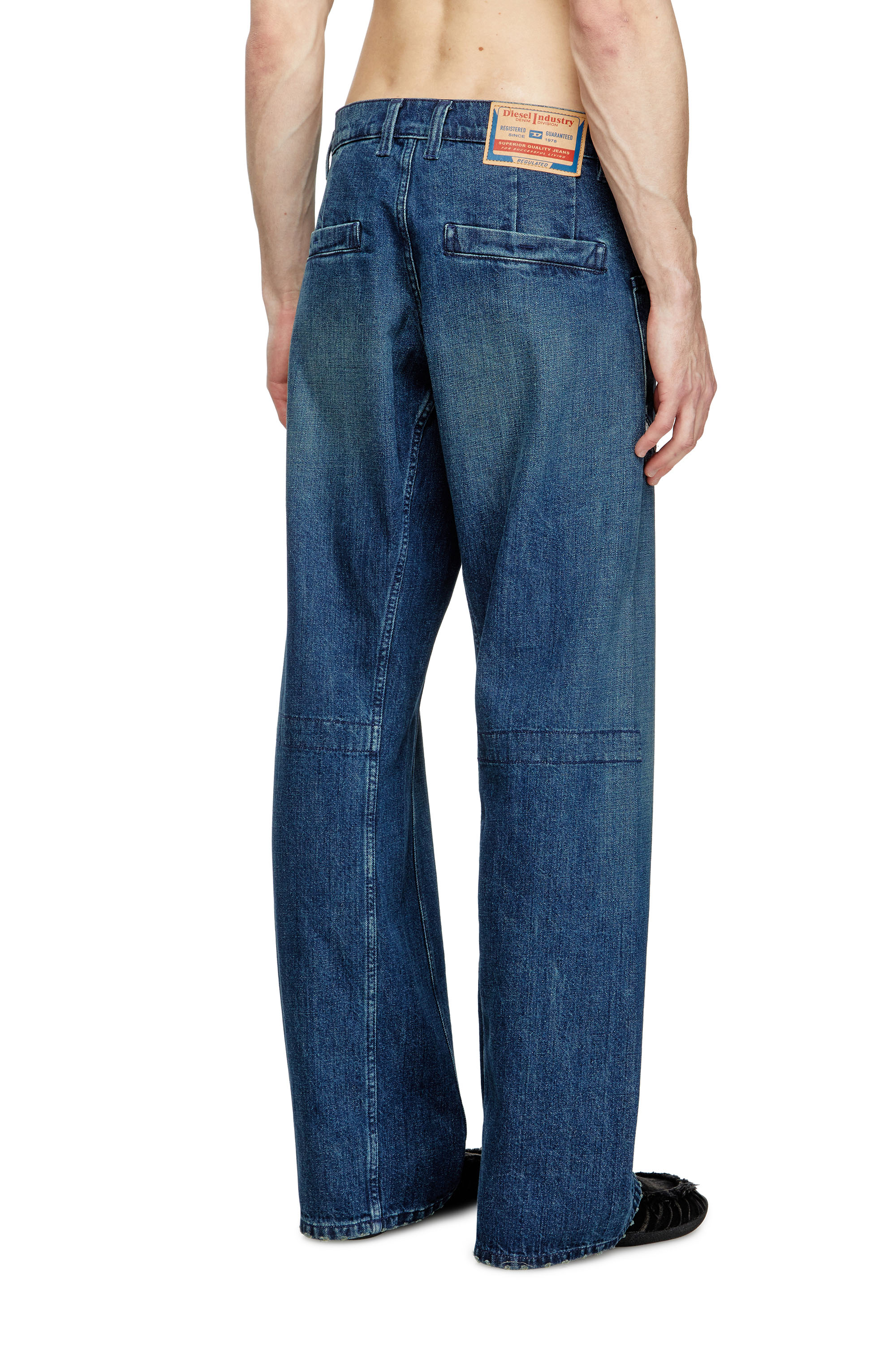 Diesel - Relaxed Jeans D-Zeta 0DBDS Uomo, Blu Scuro - Image 4
