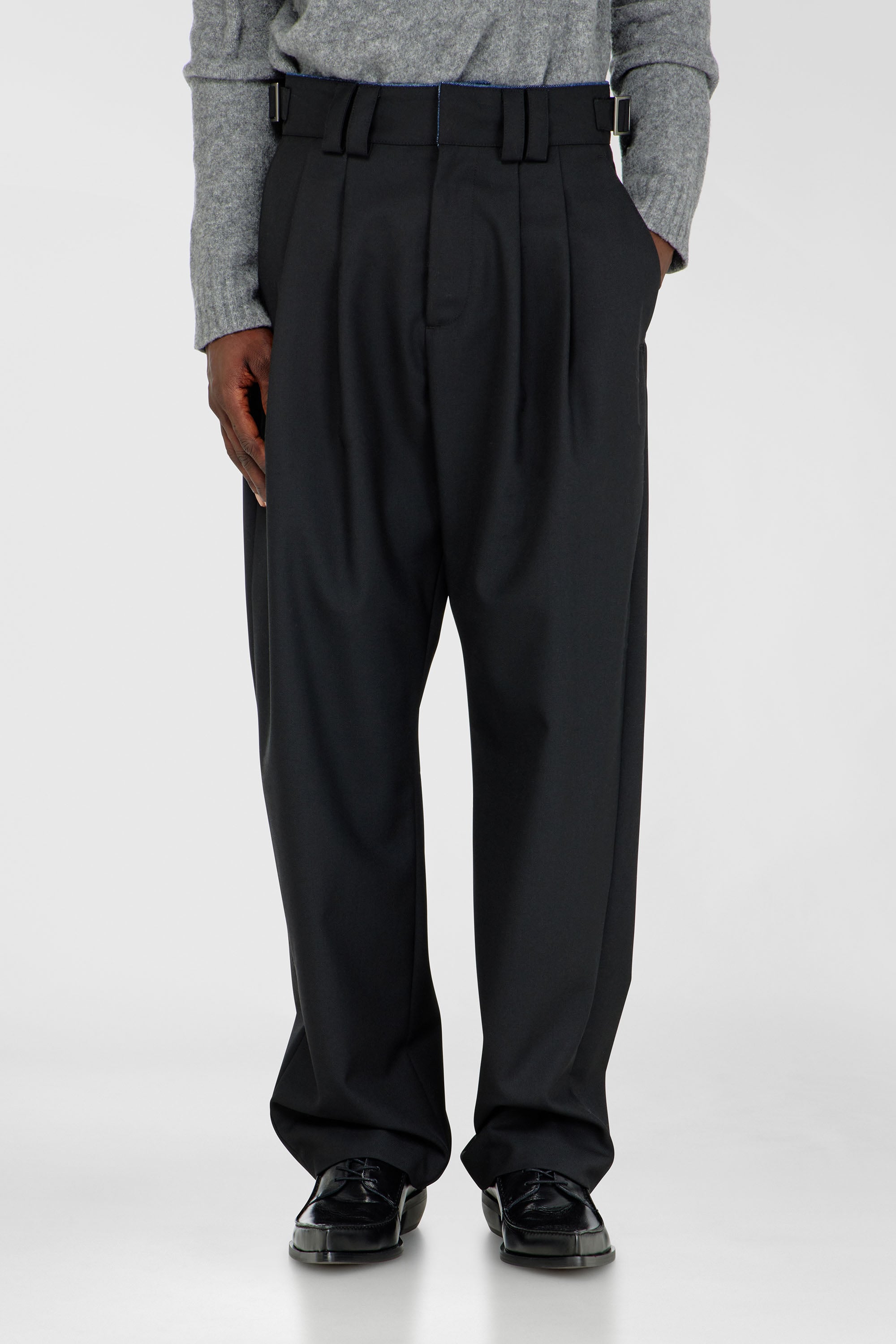 Diesel - P-HIT-COOL, Pantaloni sartoriali con dettaglio in denim Uomo in Nero - 1
