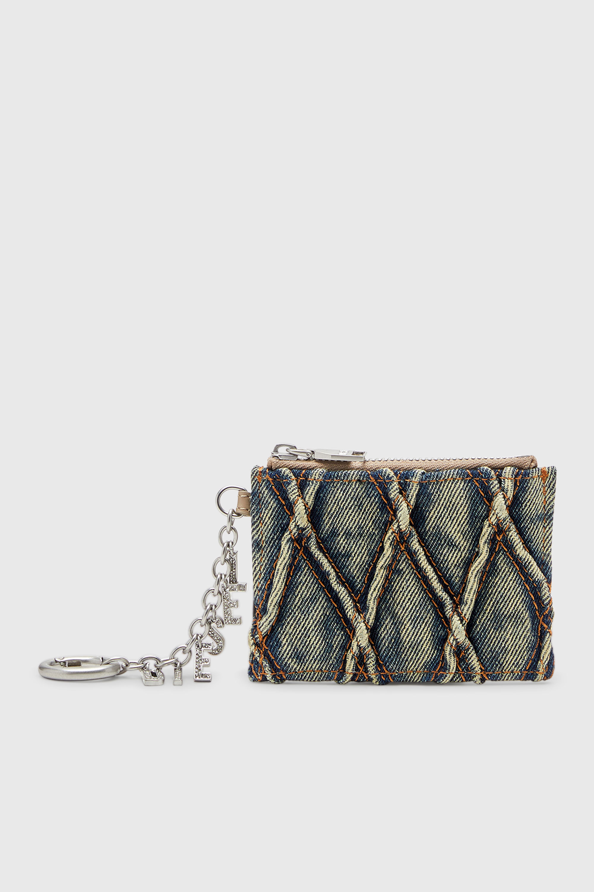 CARD HOLDER WITH CHAIN