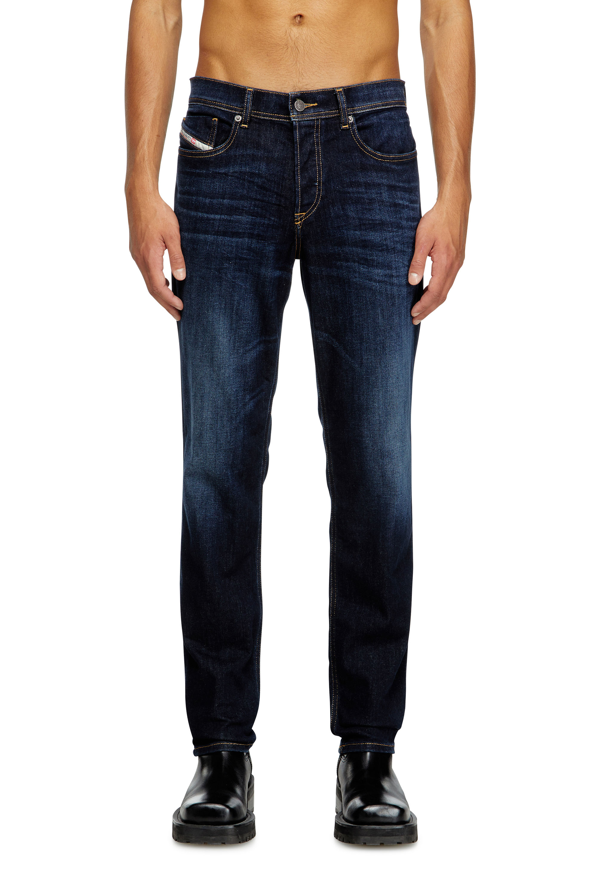 Diesel - Regular Jeans 2023 D-Finitive 009ZS Uomo, Blu Scuro - Image 2