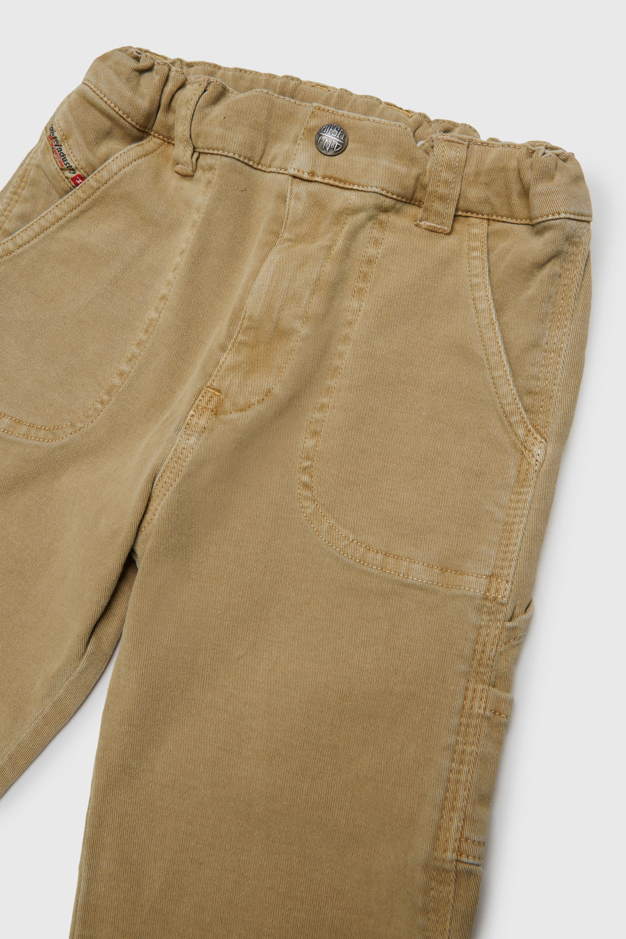 Diesel - PELINIB, Pantaloni stile workwear in cotone stretch Uomo in Marrone - 3