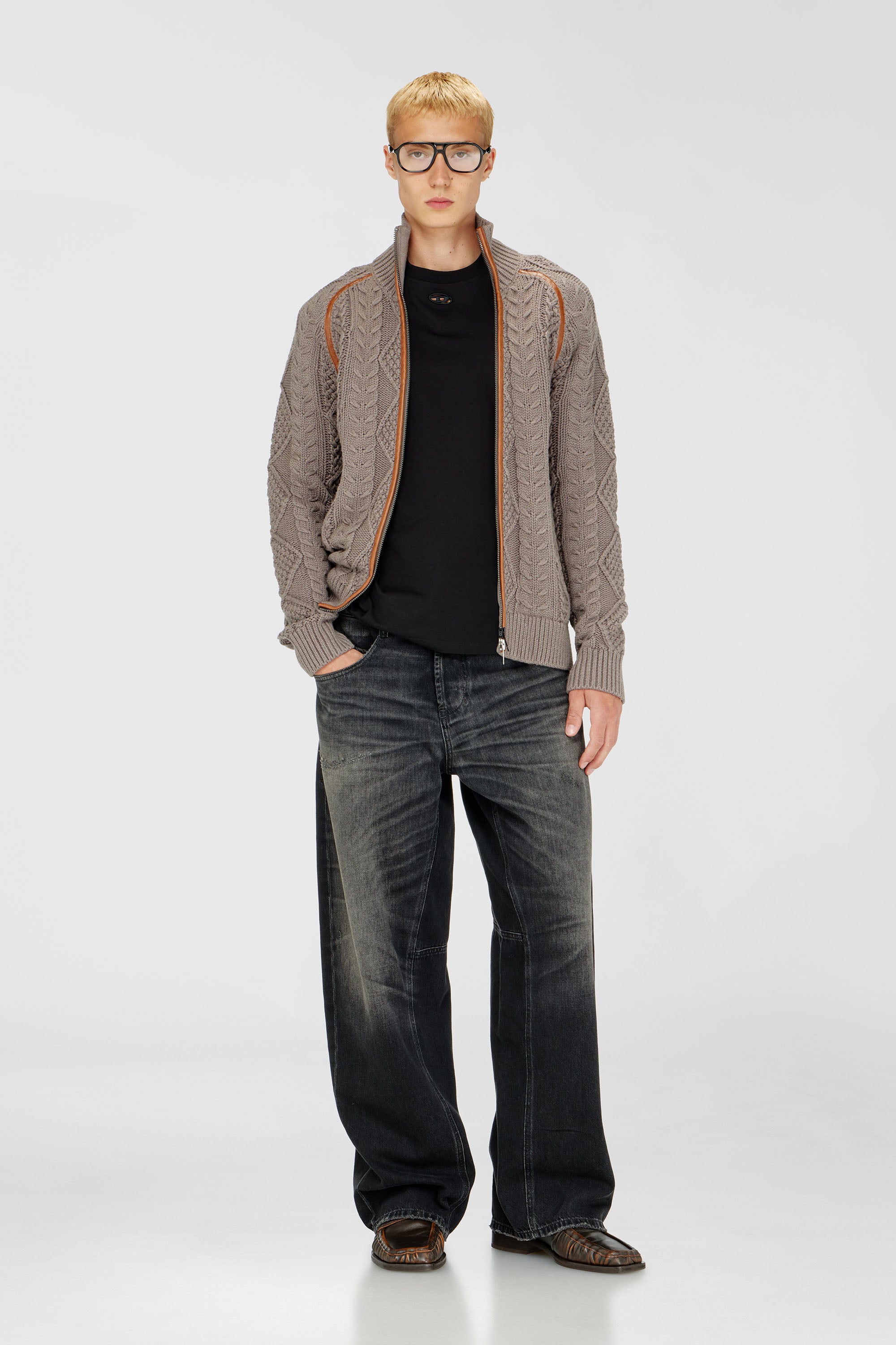 Diesel - T-BOXT-DCO, T-shirt in cotone dalla vestibilit&agrave; rilassata con ricamo Oval D Uomo in Nero - 2