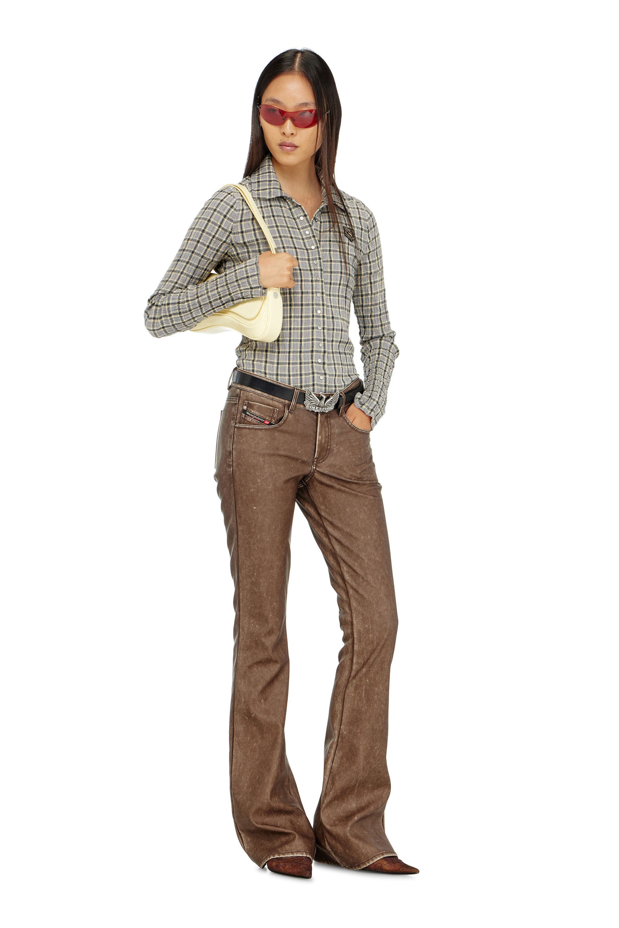 Diesel - P-STELLAR-S1, Pantaloni bootcut in tessuto coated lavorato Donna in Marrone - 1
