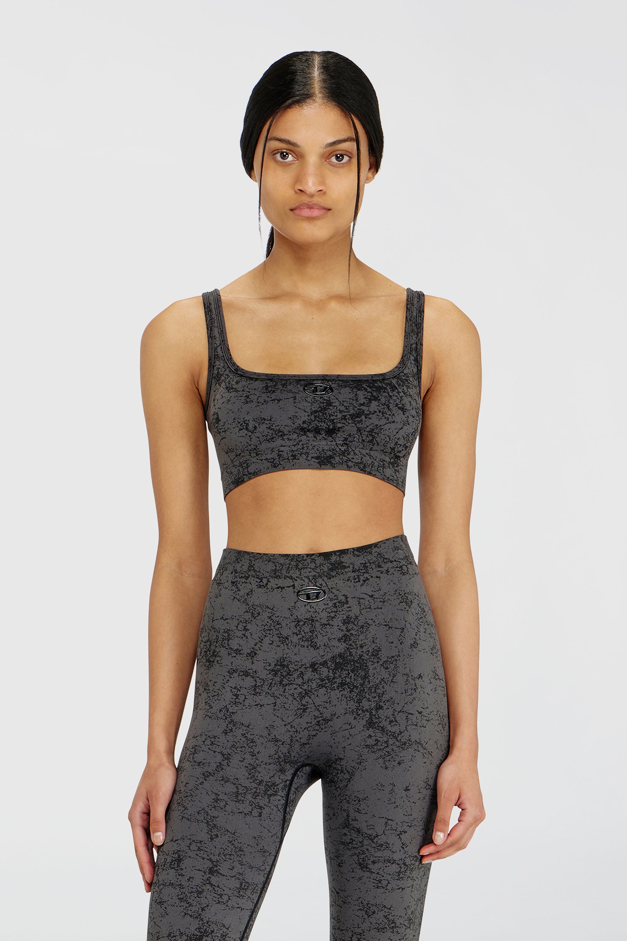Diesel - HELLA-UTLT, Reggiseno sportivo con stampa utility Donna in Grigio - 2