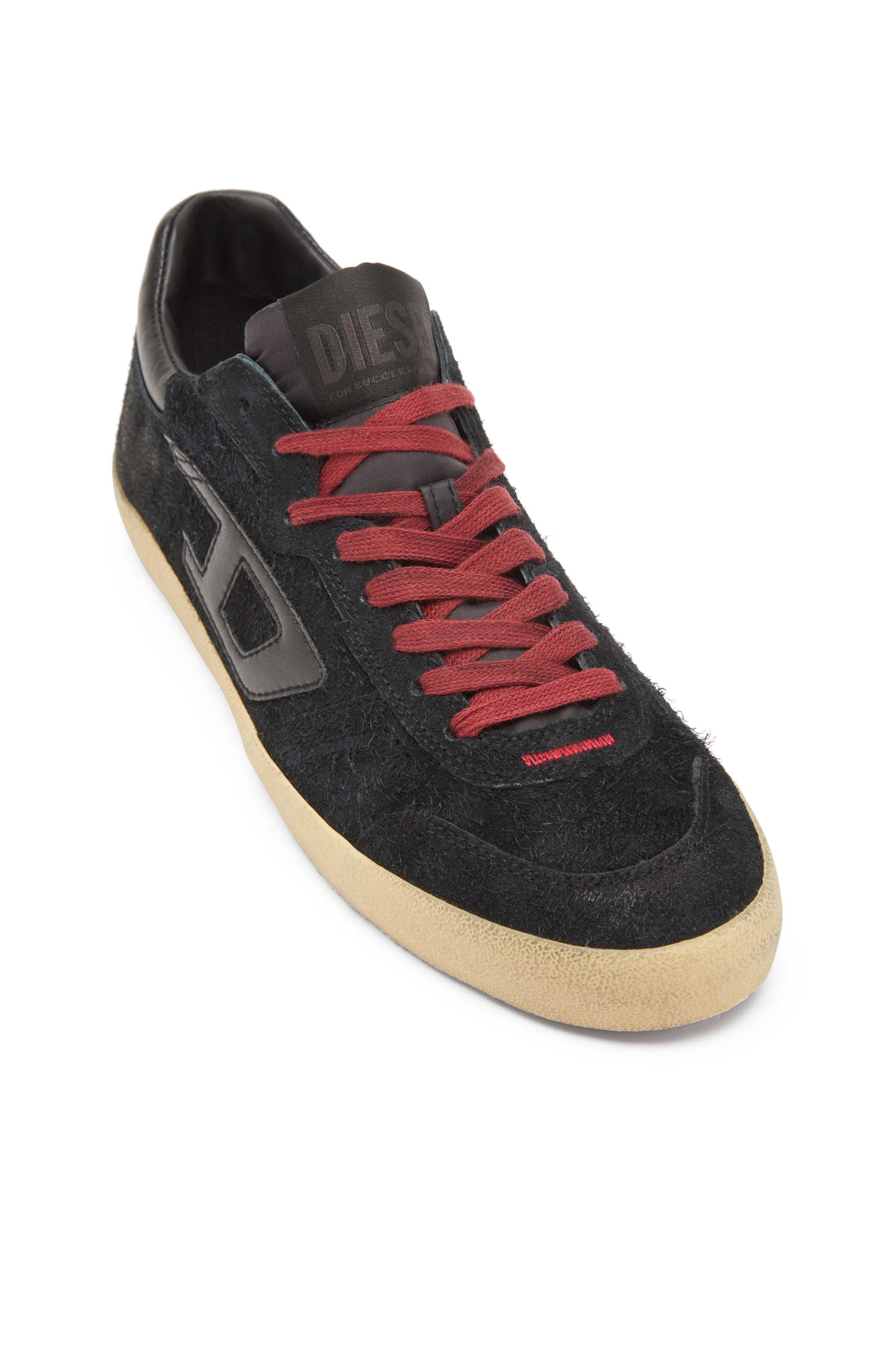 Diesel - S-LEROJI LOW, S-Leroji-Sneaker distressed in suede effetto pelo Uomo in Nero - 6