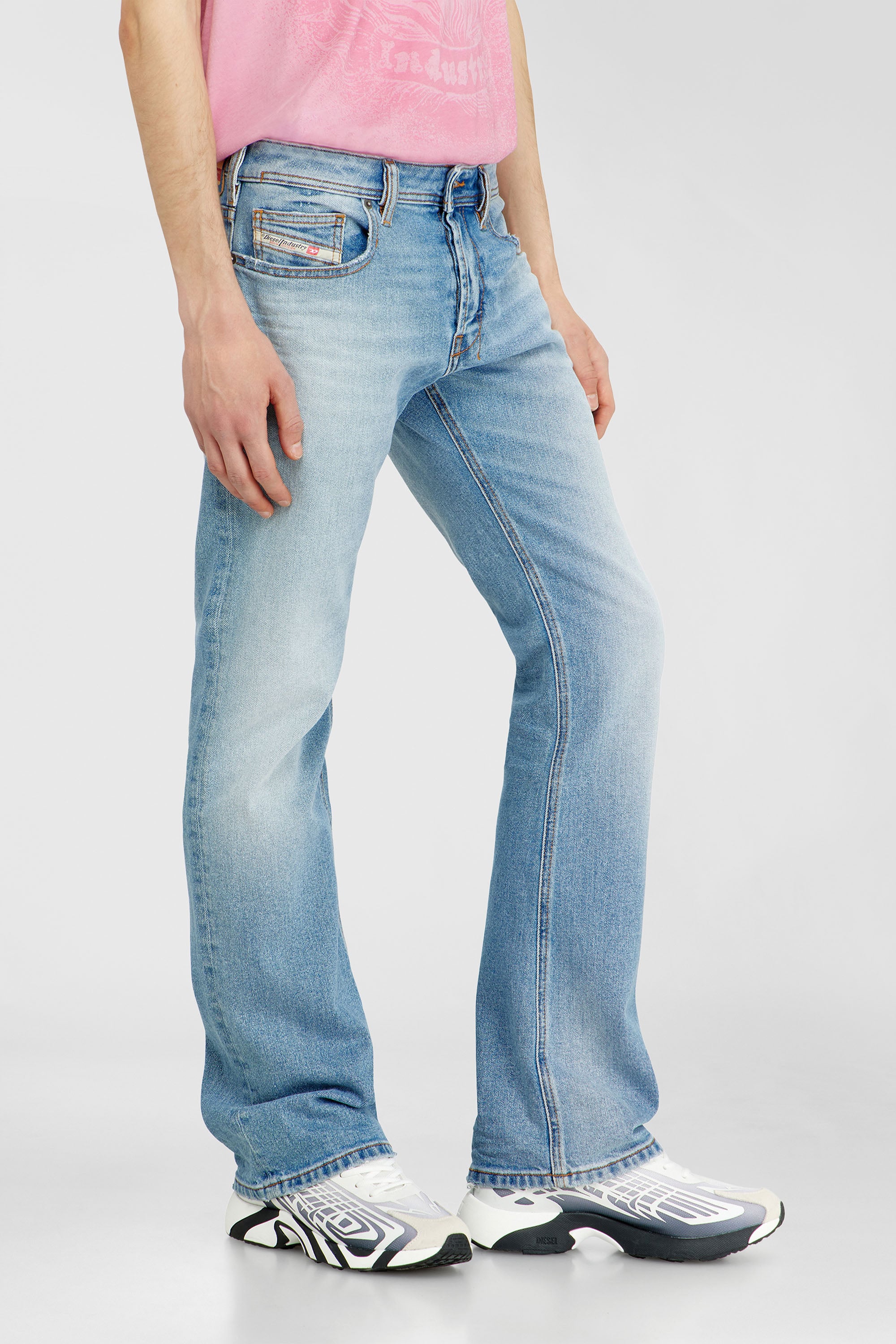 Diesel - Bootcut Jeans 2007 Zatiny 0DBDV Uomo, Blu Chiaro - Image 7