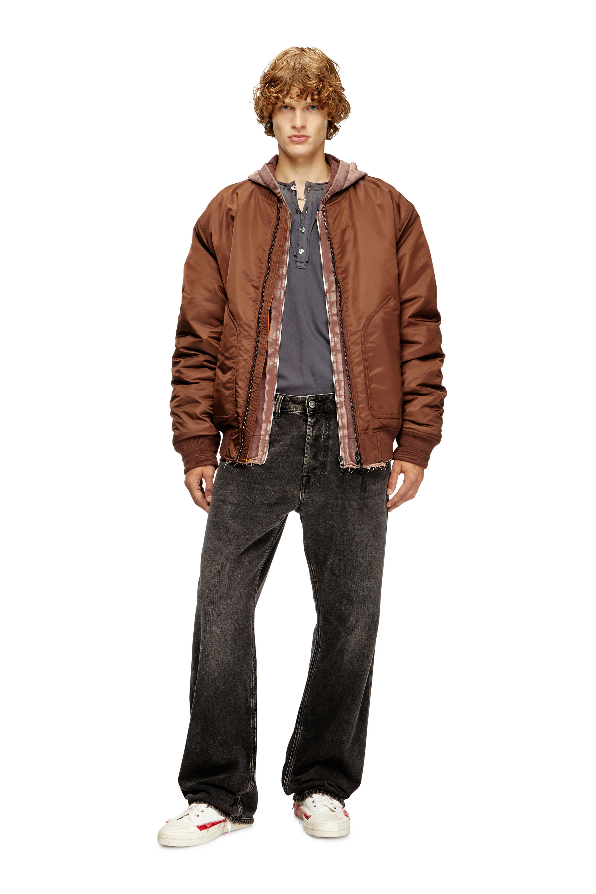 Diesel - J-HELD, Bomber in nylon imbottito con Oval D Uomo in Marrone - 1