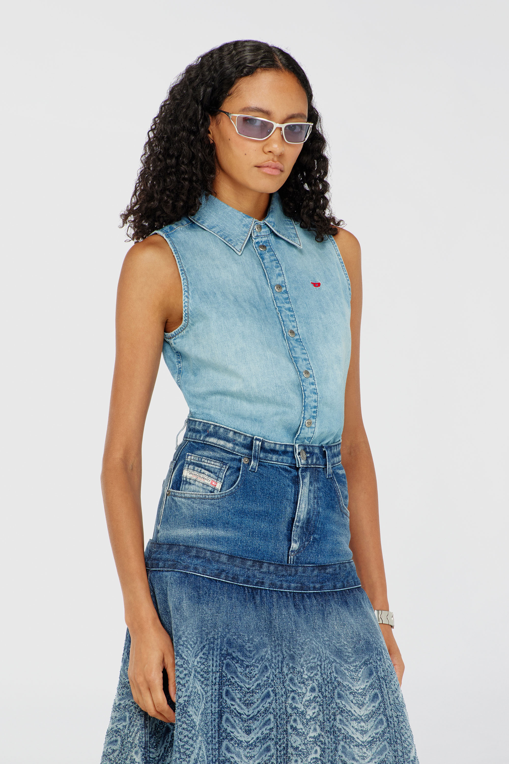Diesel - DE-EAZY-SL, Camicia in denim senza maniche Donna in Blu - 3