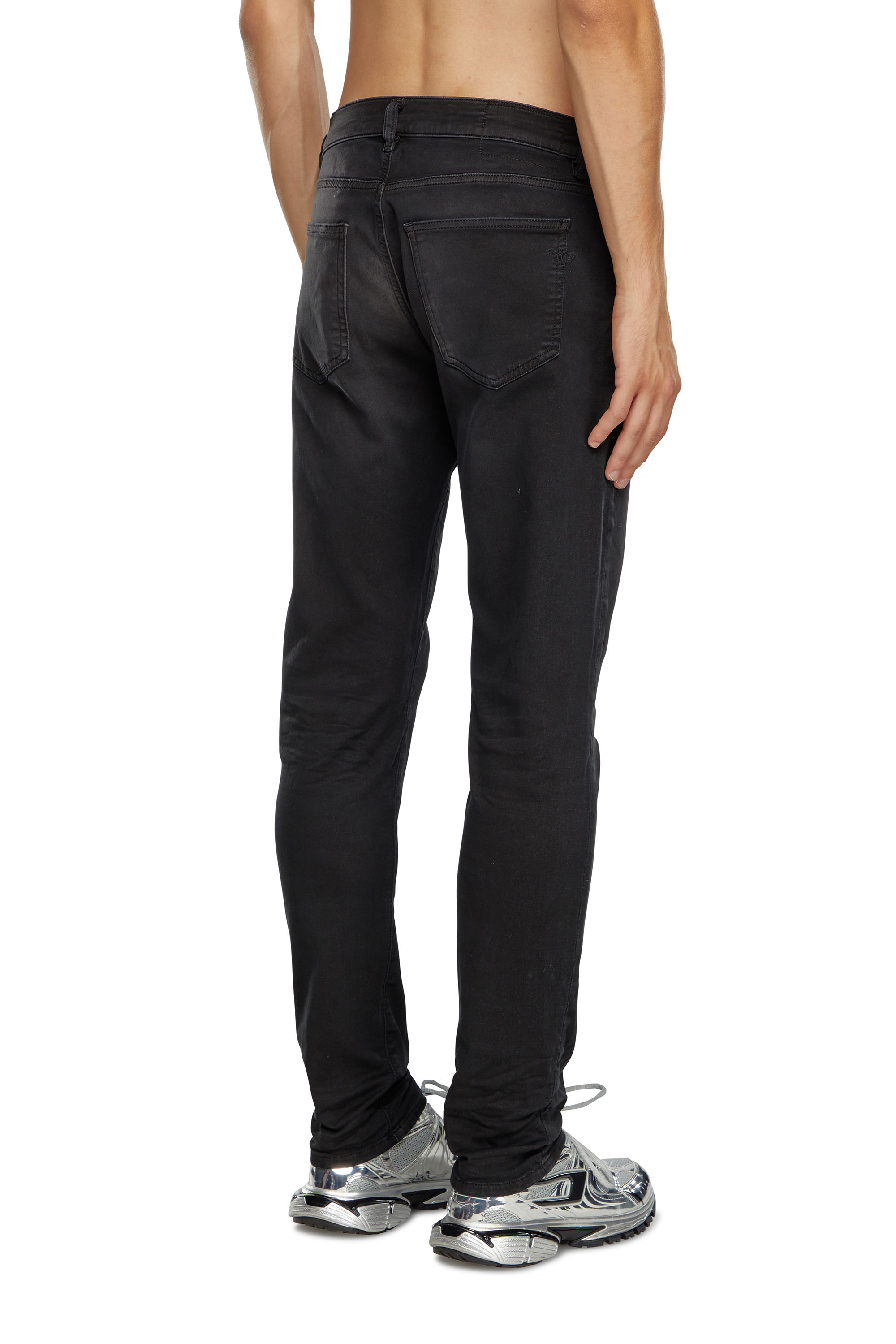 Diesel - Slim 2060 D-Strukt Joggjeans® 0670M Uomo, Nero/Grigio scuro - Image 4
