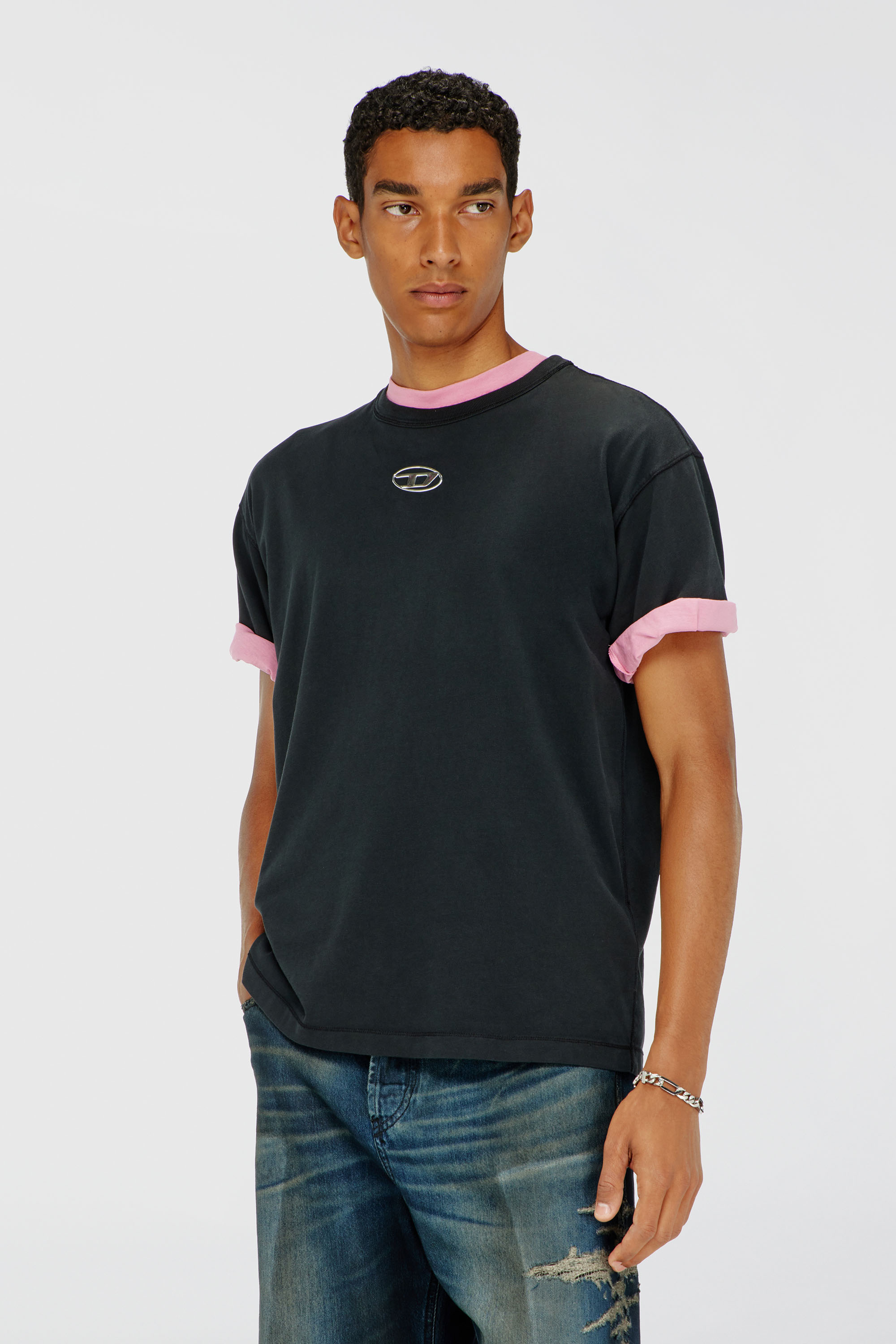 Diesel - T-NORM-IOD, T-shirt in cotone leggero con logo Oval D metallizzato Uomo in Nero - 1