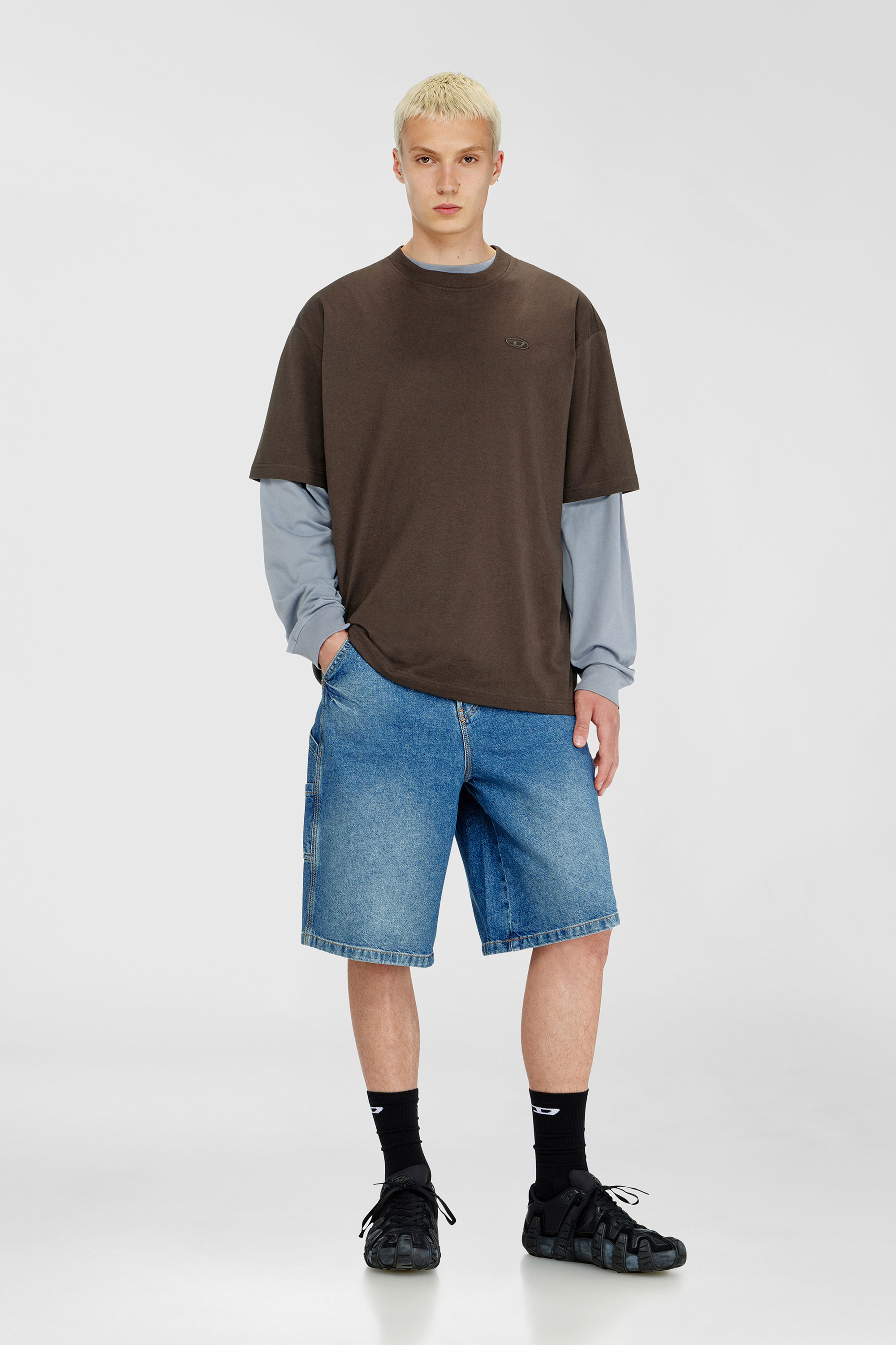 Diesel - T-BOGGY-MEGOVAL-D, T-shirt con maxi-ricamo oval D Uomo in Marrone - 1