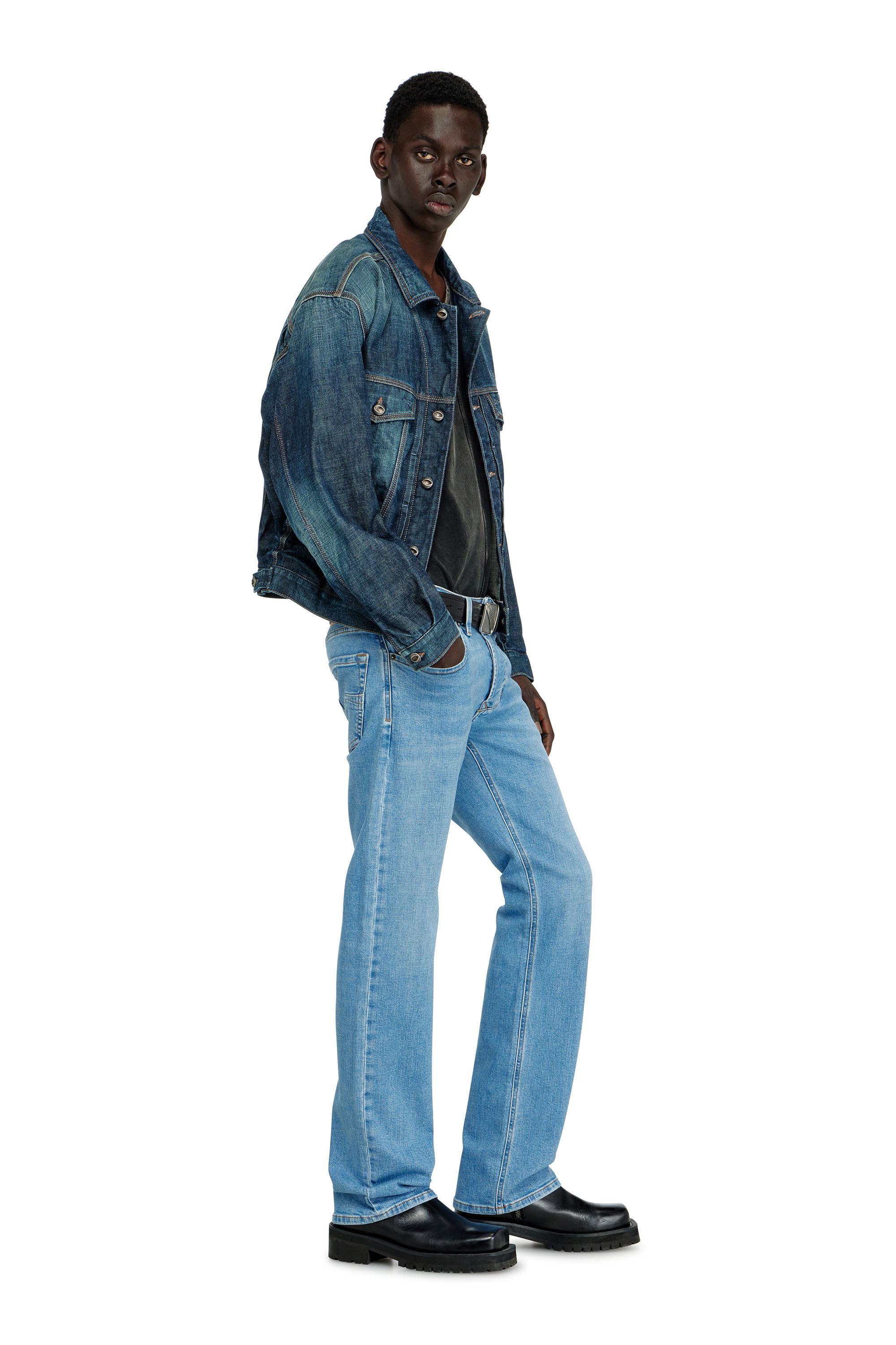 Diesel - Regular Jeans 1985 Larkee 0HDBJ Uomo, Blu Chiaro - Image 2