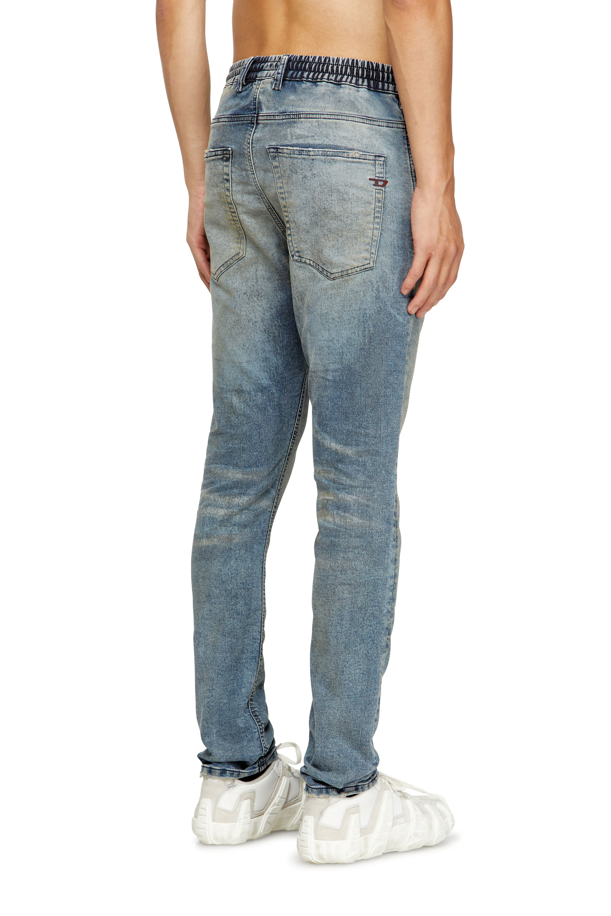 Diesel - Regular 2032 D-Krooley Joggjeans® 09M37 Uomo, Blu medio - Image 4