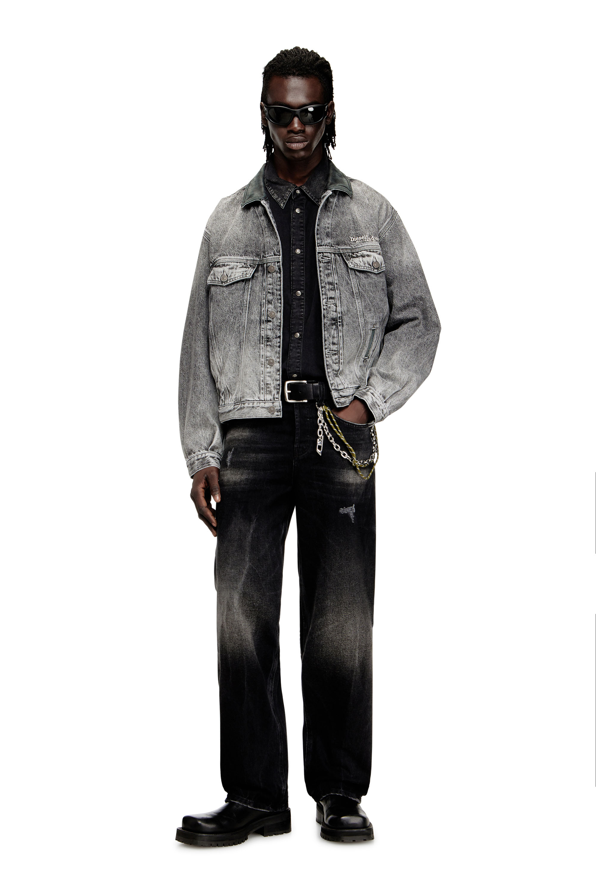 Diesel - D-DENVER-S, Giacca trucker in denim con rifiniture in pelle tono su tono Unisex in ToBeDefined - 3