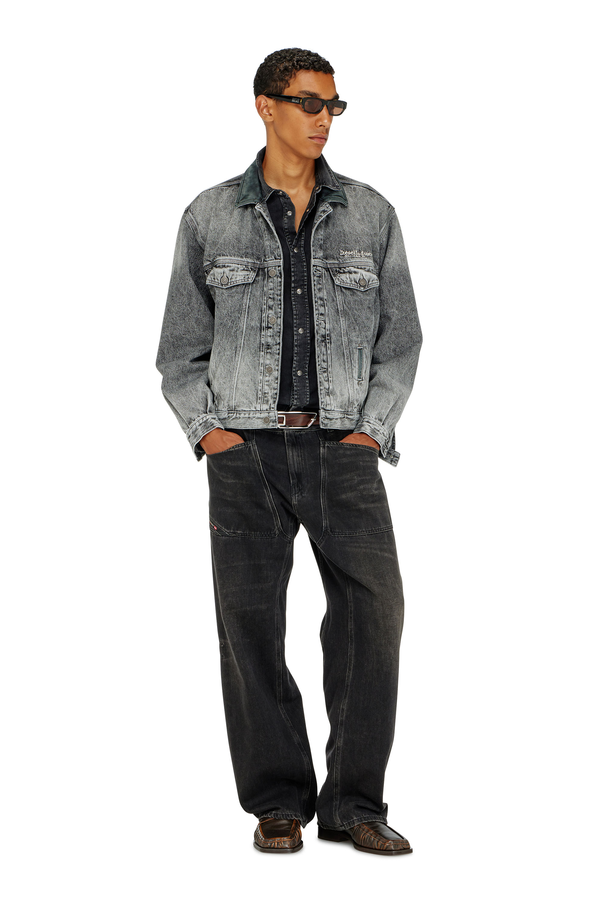 Diesel - D-DENVER-S, Giacca trucker in denim con rifiniture in pelle tono su tono Unisex in Grigio - 1