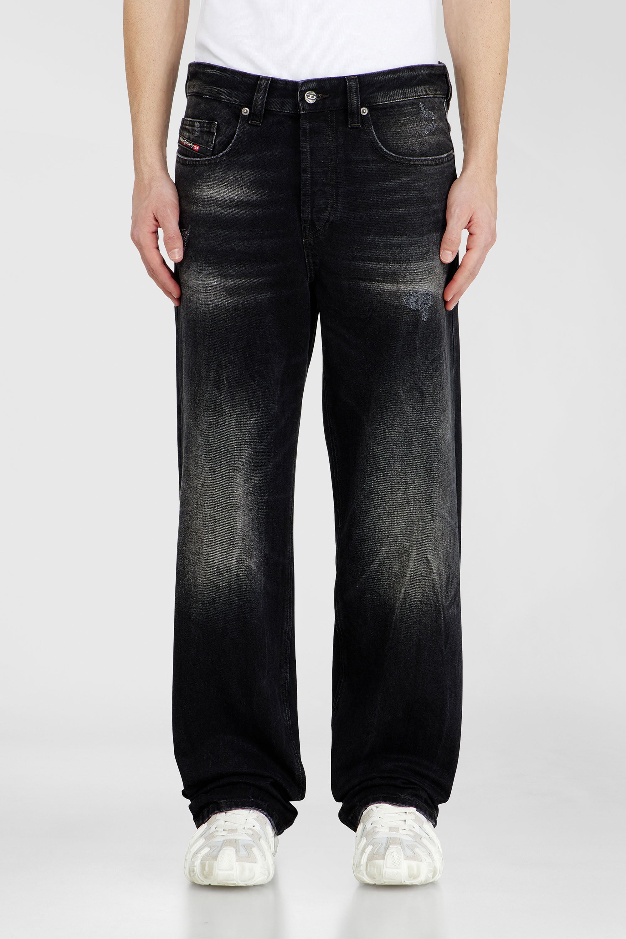 Diesel - Relaxed Jeans 2001 D-Macro 0BEBB Uomo, Nero - Image 1