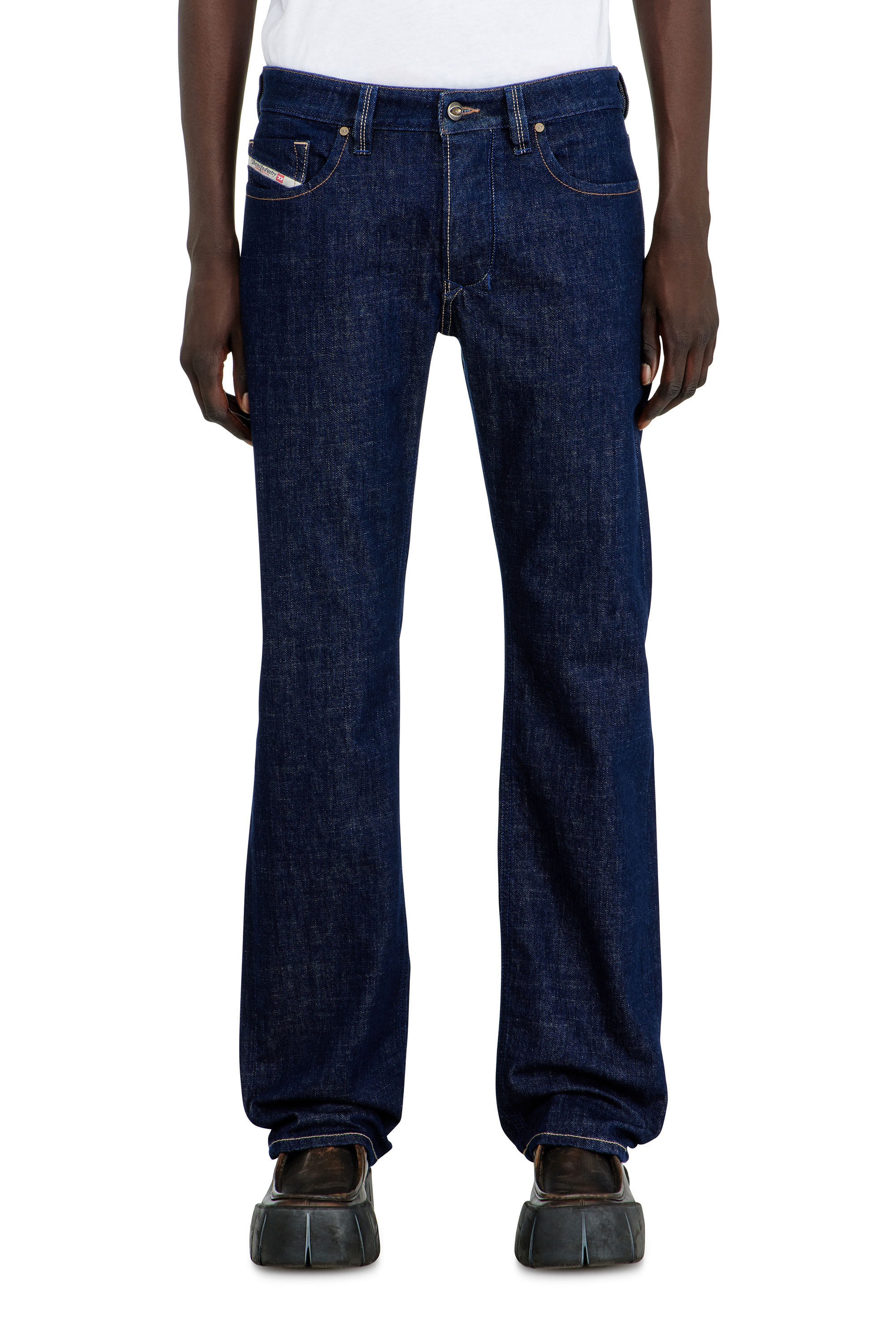 Diesel - Regular Jeans 1985 Larkee 007EQ Uomo, Blu Scuro - Image 4