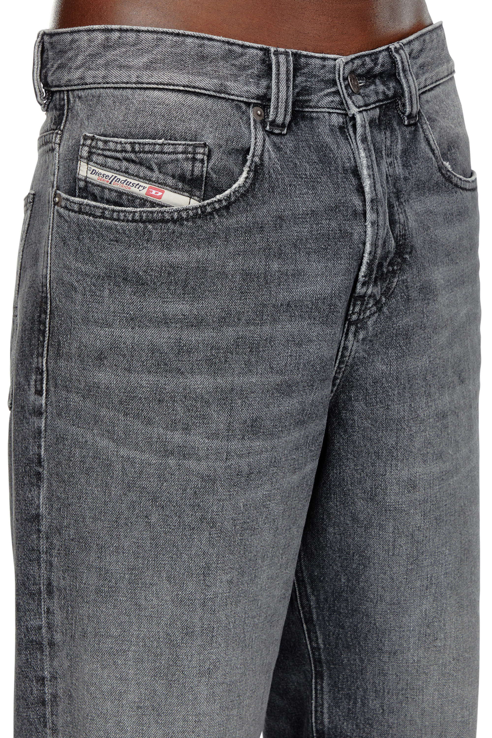 Diesel - Uomo Straight Jeans 2001 D-Macro 007X3, Grigio scuro - Image 4