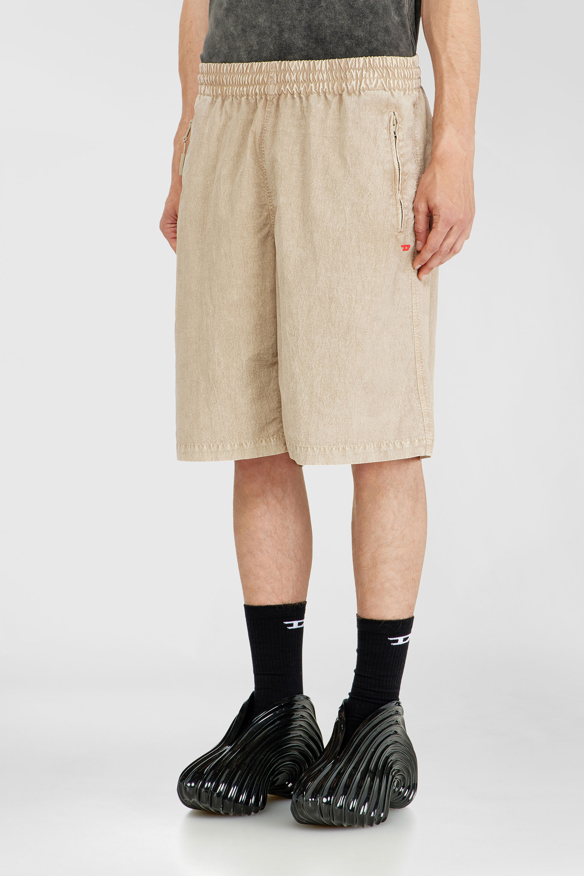 Diesel - P-THECK-SHORT-PLBH, Pantaloni corti in nylon lavorato Uomo in Beige - 1