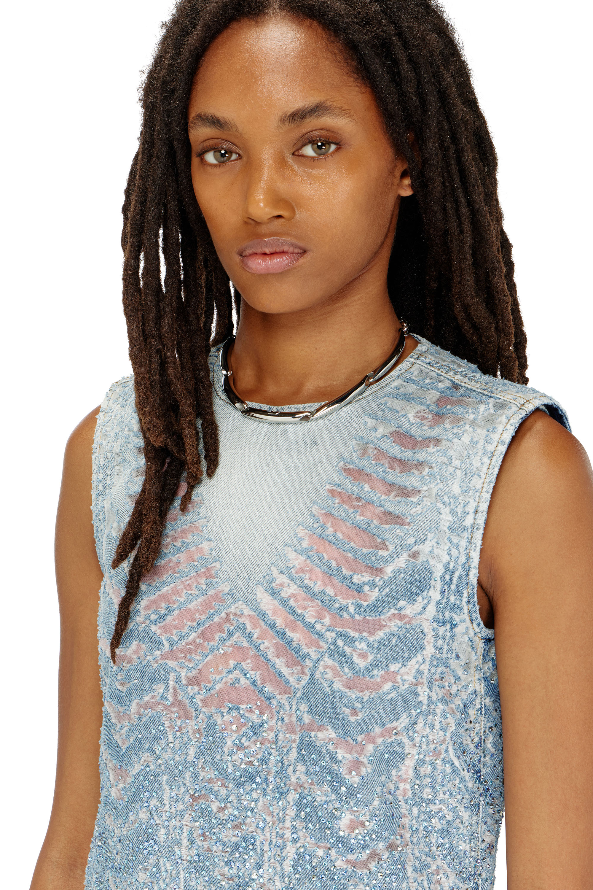 Diesel - DE-MYRELA-S, Mini dress in denim devor&eacute; con effetto microstone Donna in Blu - 4